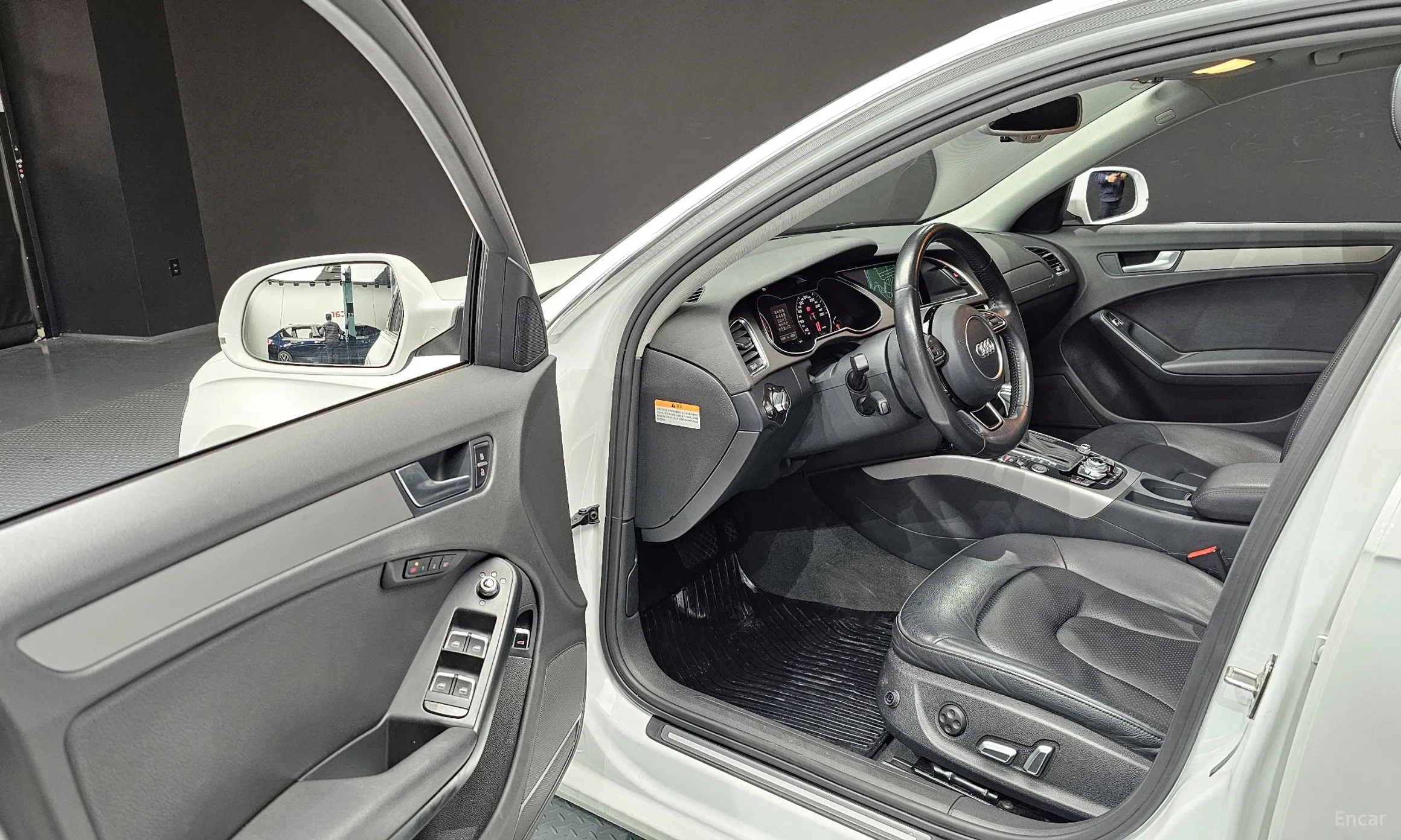 Audi New A4 превью 11