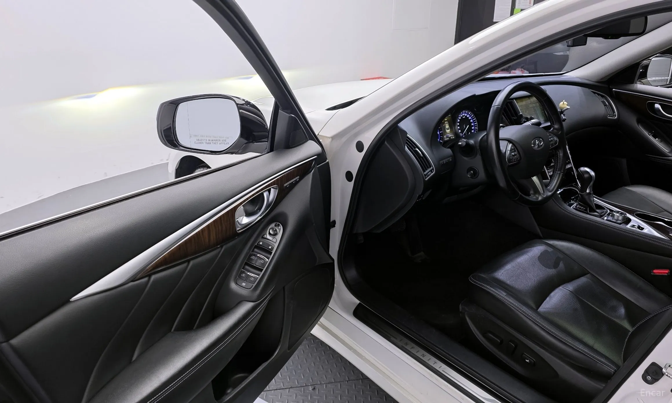 Infiniti Q50 превью 11