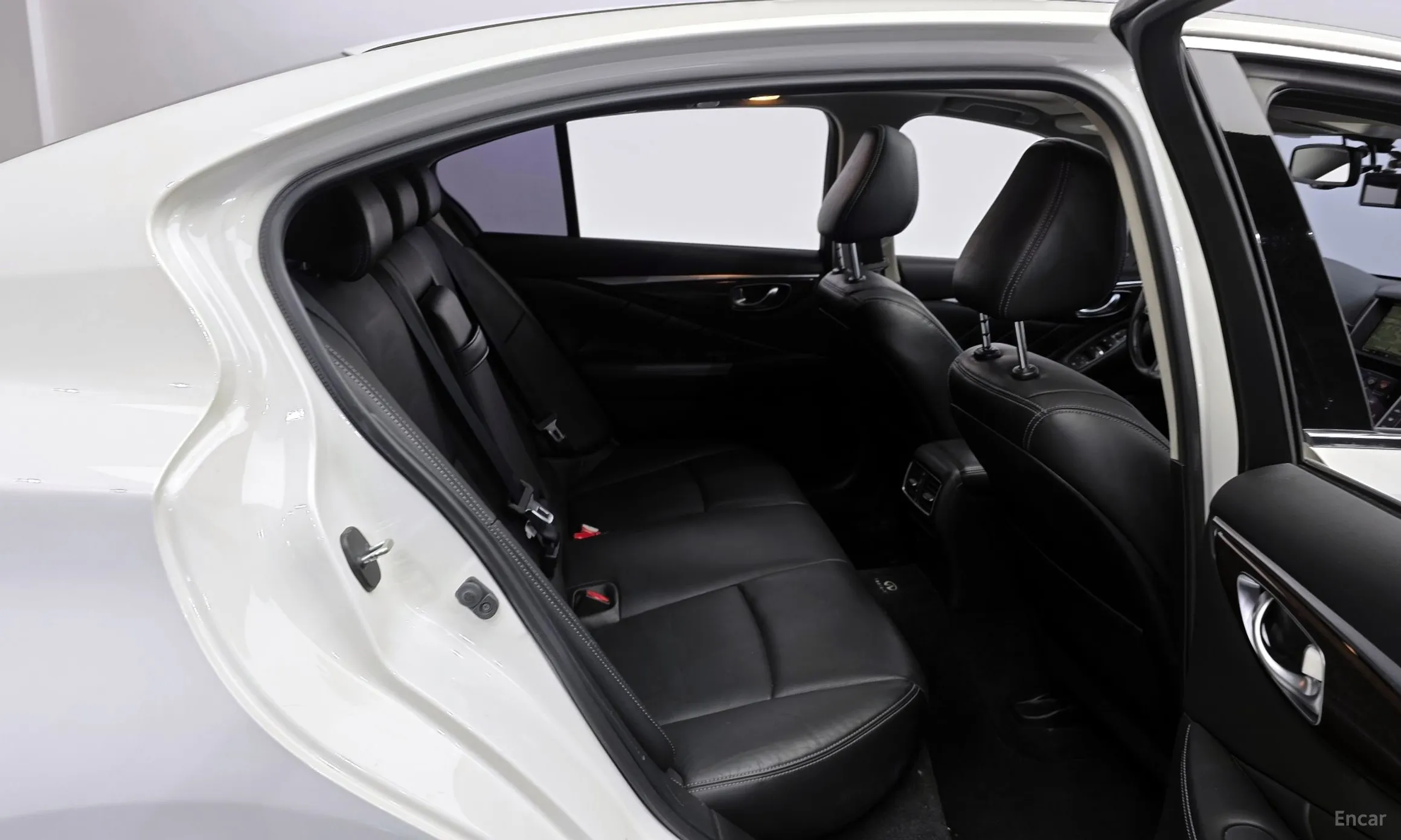 Infiniti Q50 превью 12