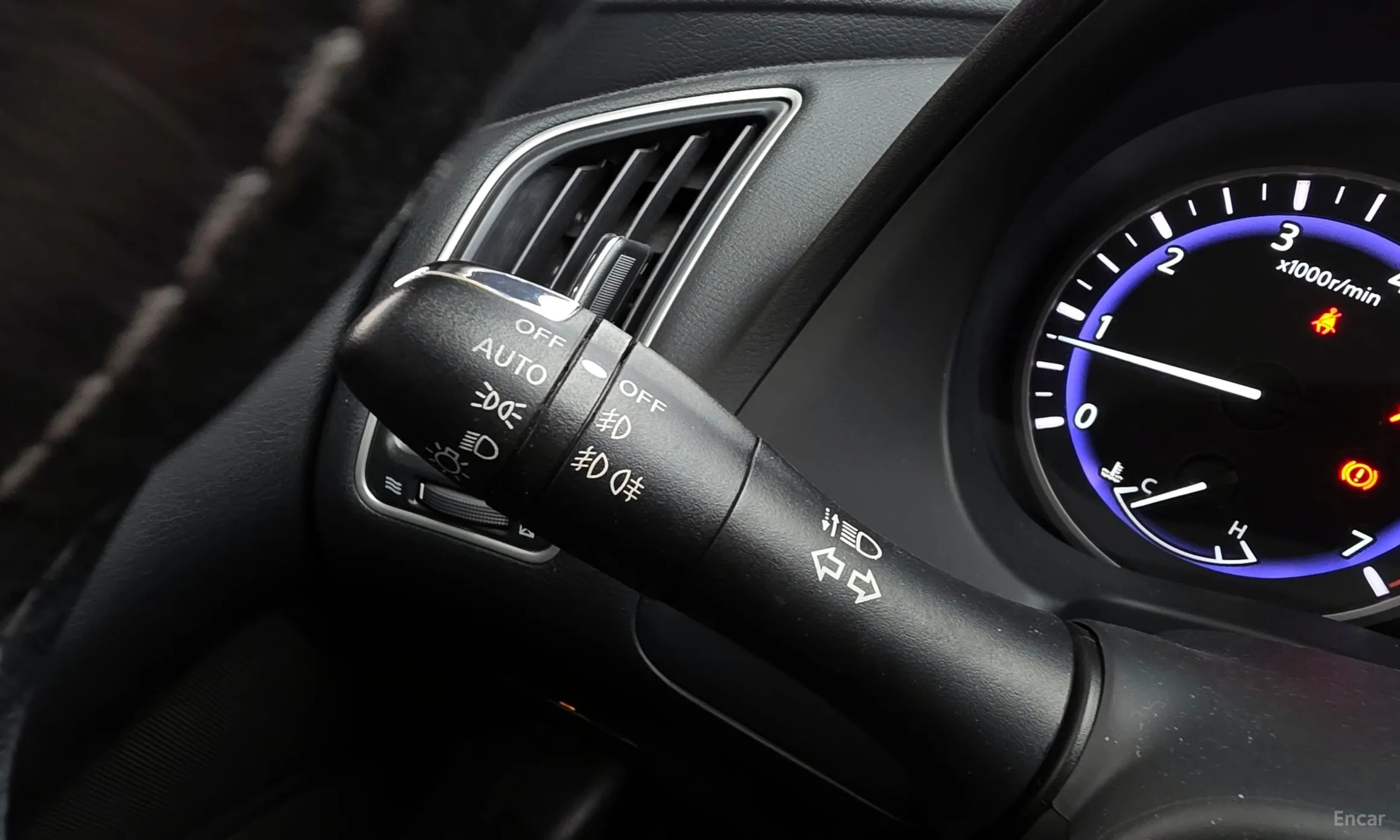 Infiniti Q50 превью 18