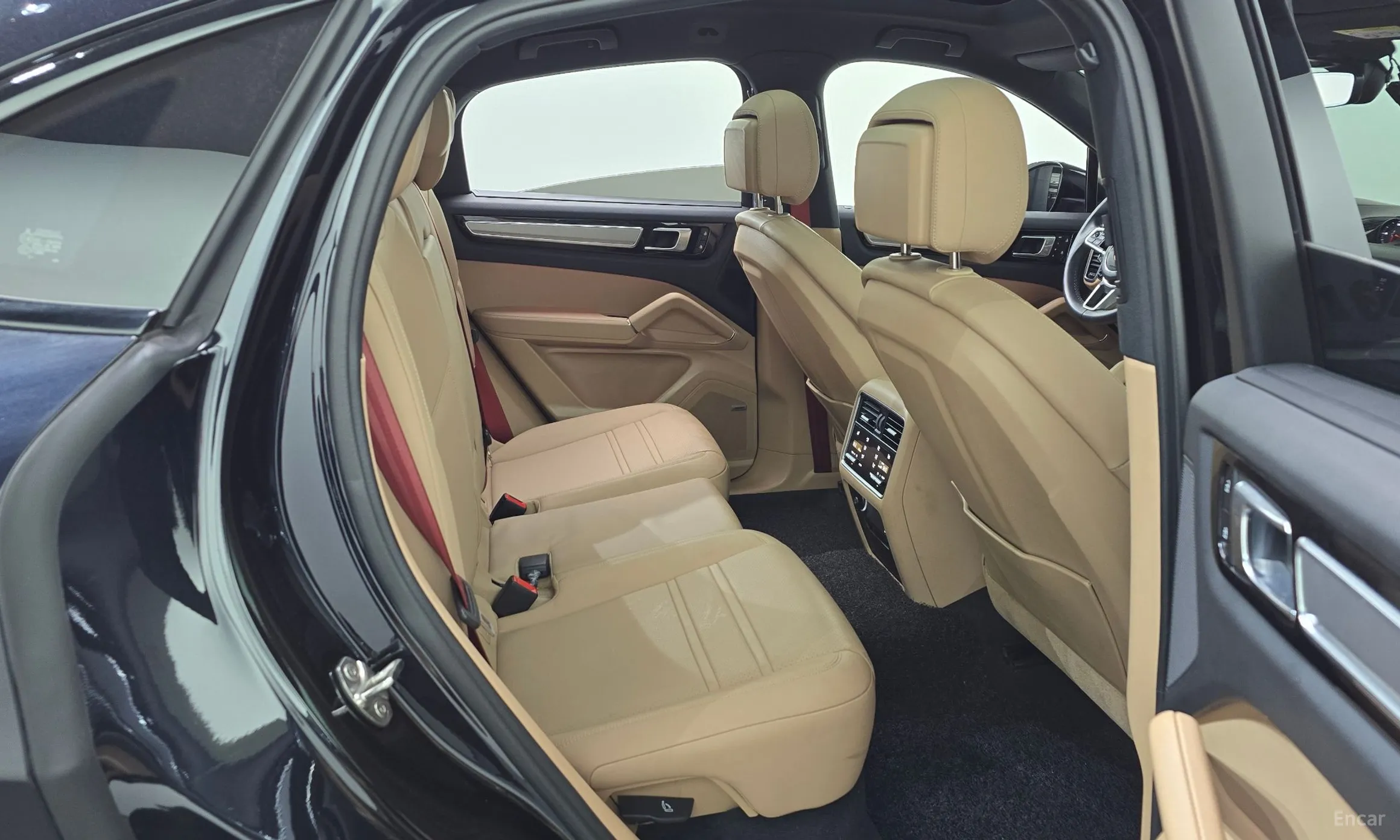 Porsche Cayenne (PO536) превью 12