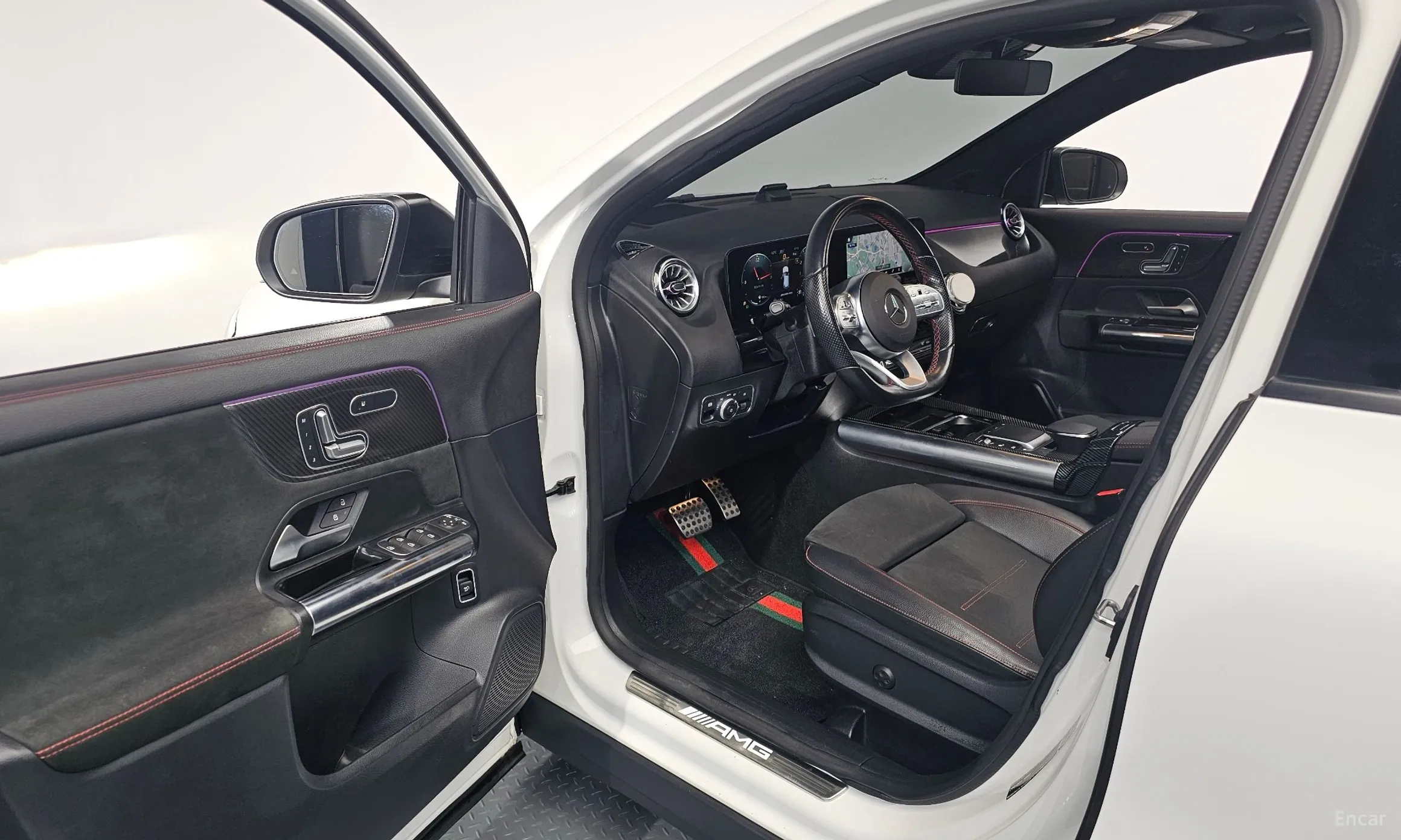 Mercedes Benz GLA-Class H247 превью 10
