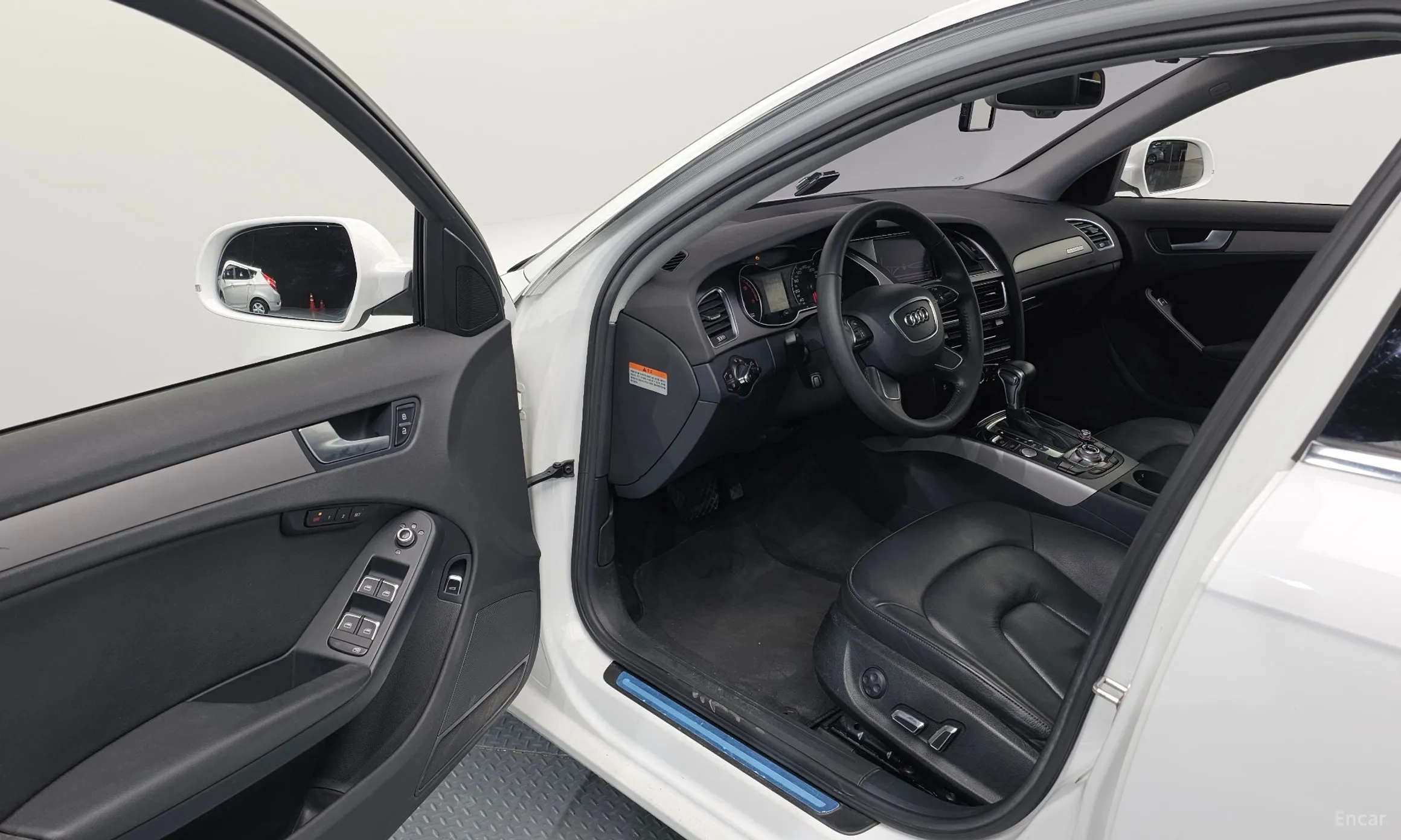 Audi New A4 превью 10