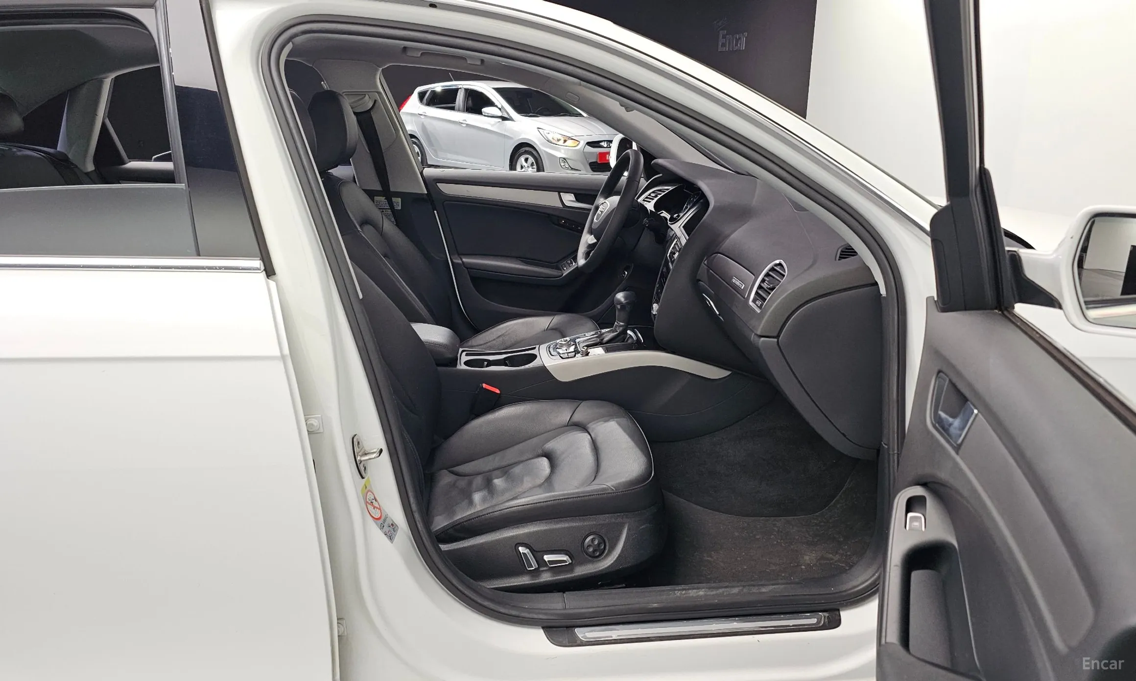 Audi New A4 превью 12