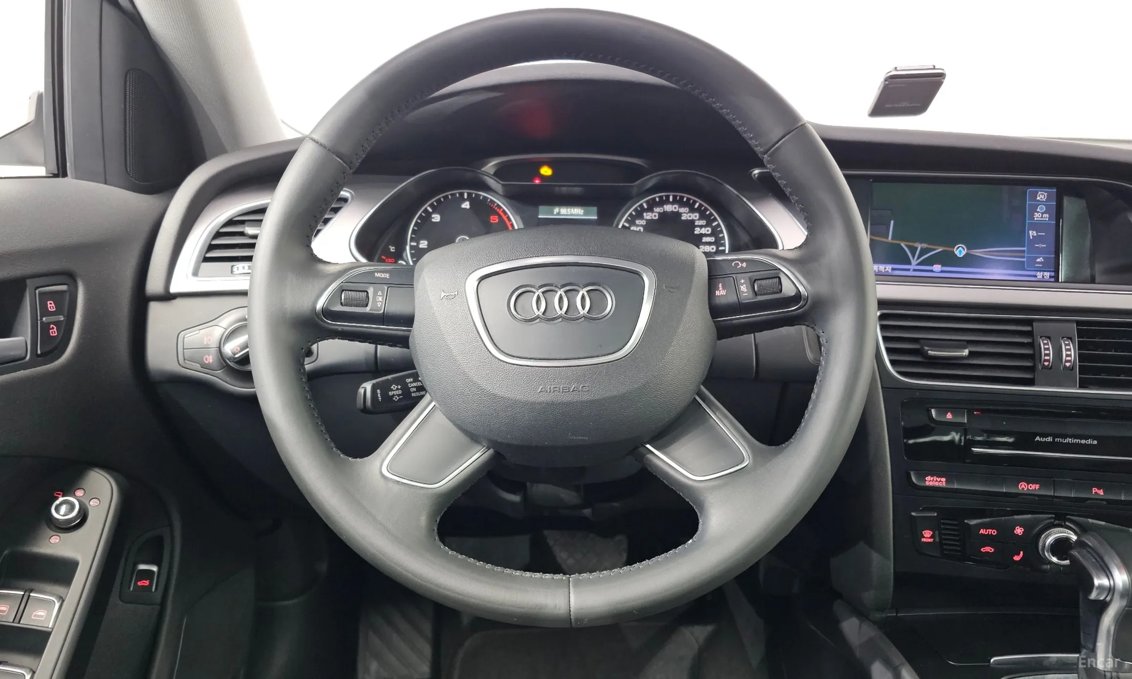 Audi New A4 превью 16