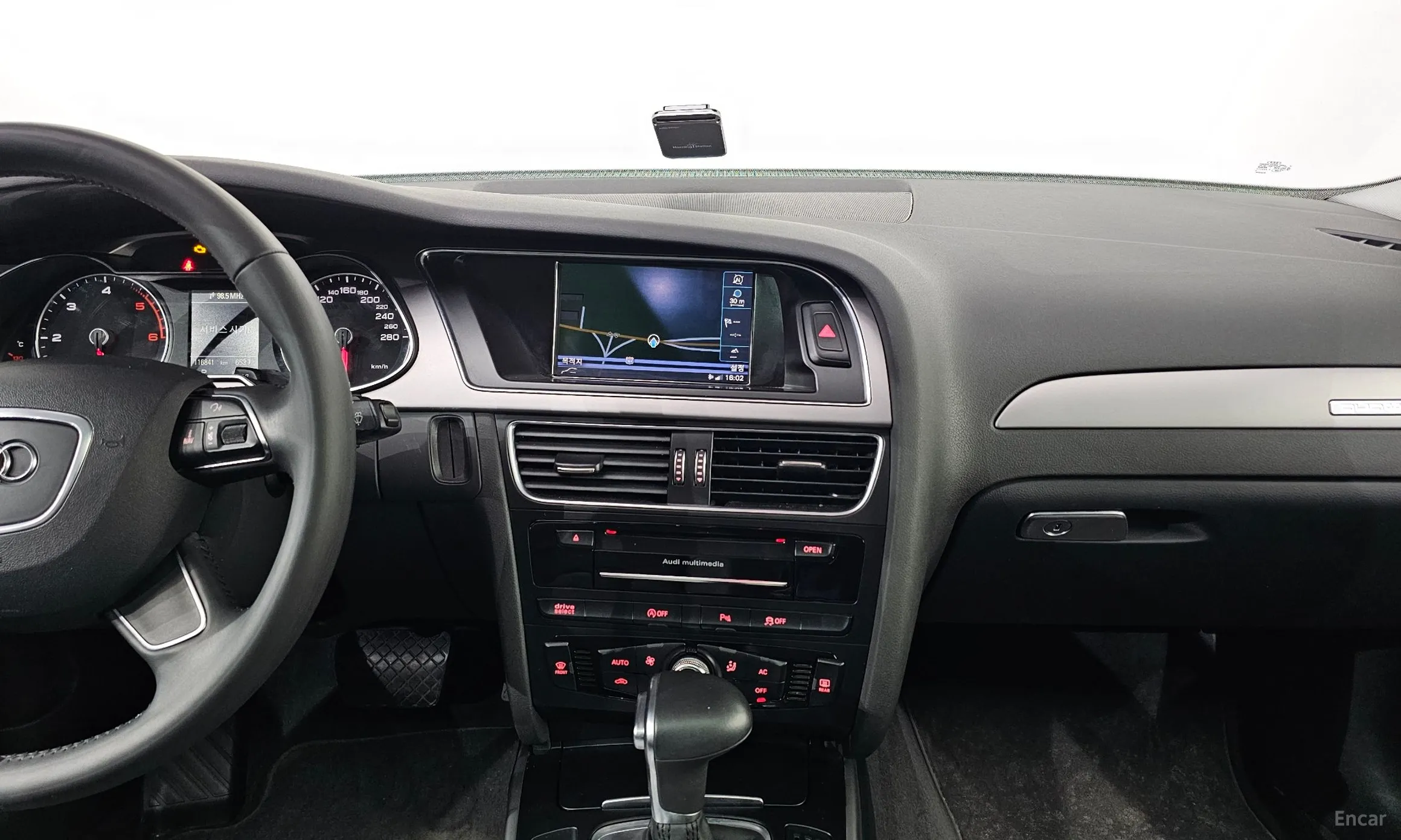 Audi New A4 превью 17