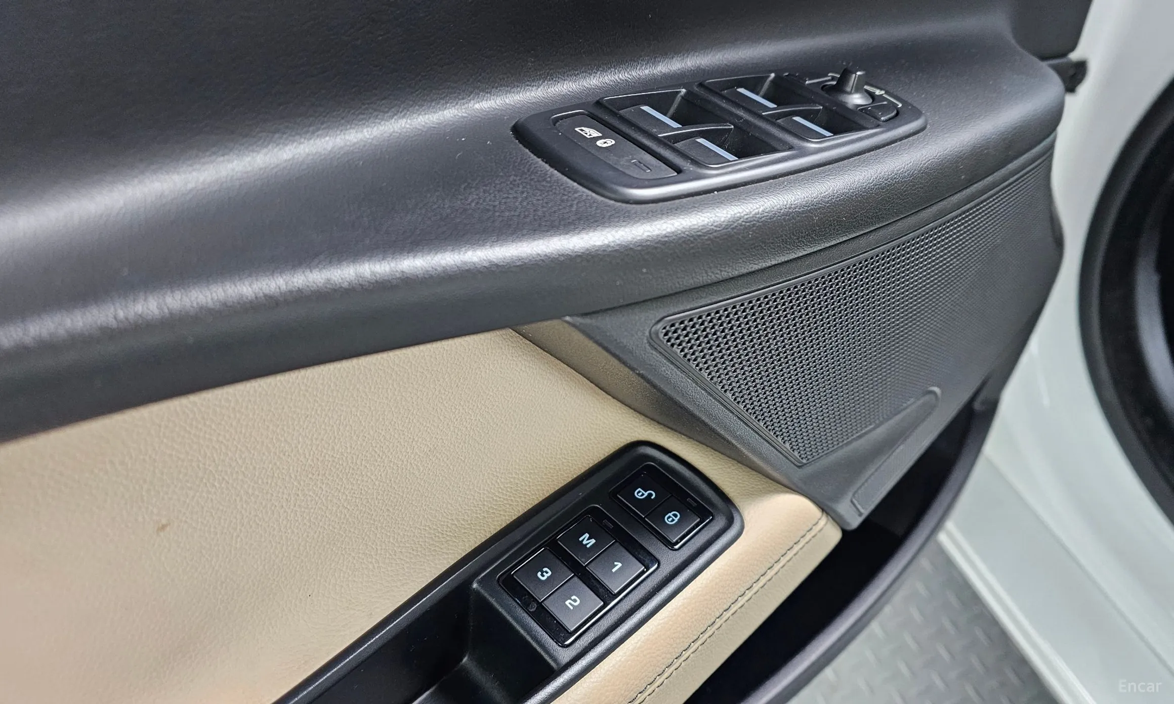 Jaguar XE превью 18