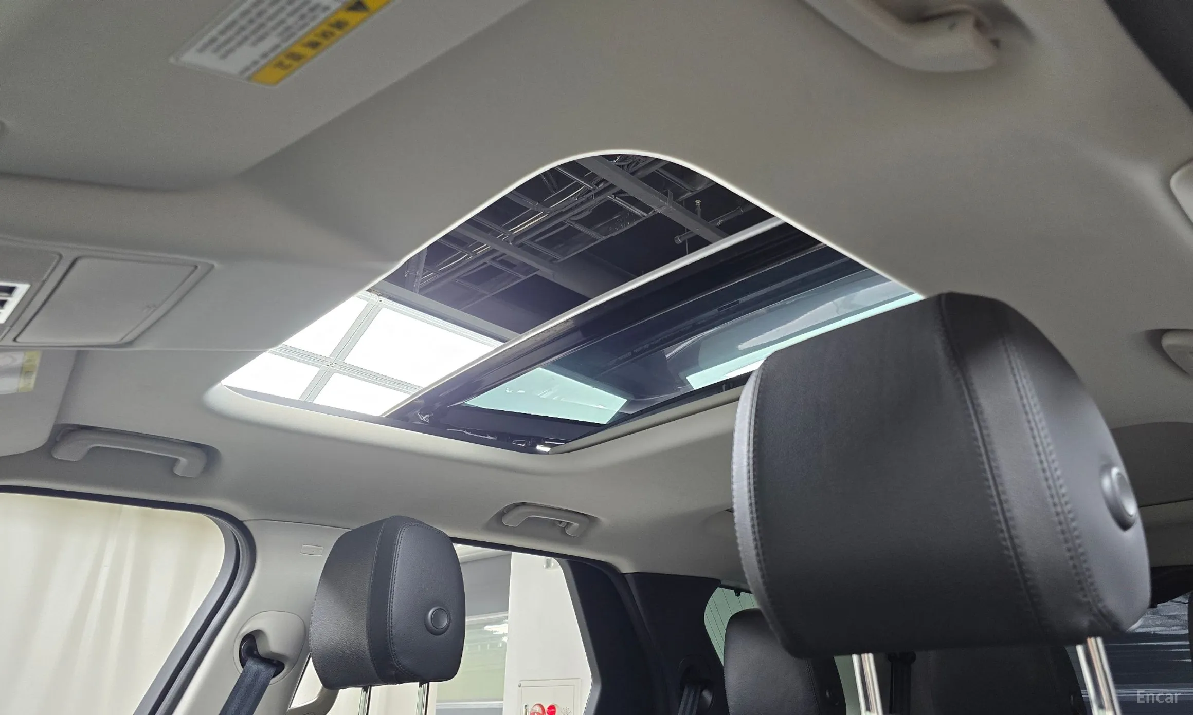 Land Rover Discovery 5 превью 19