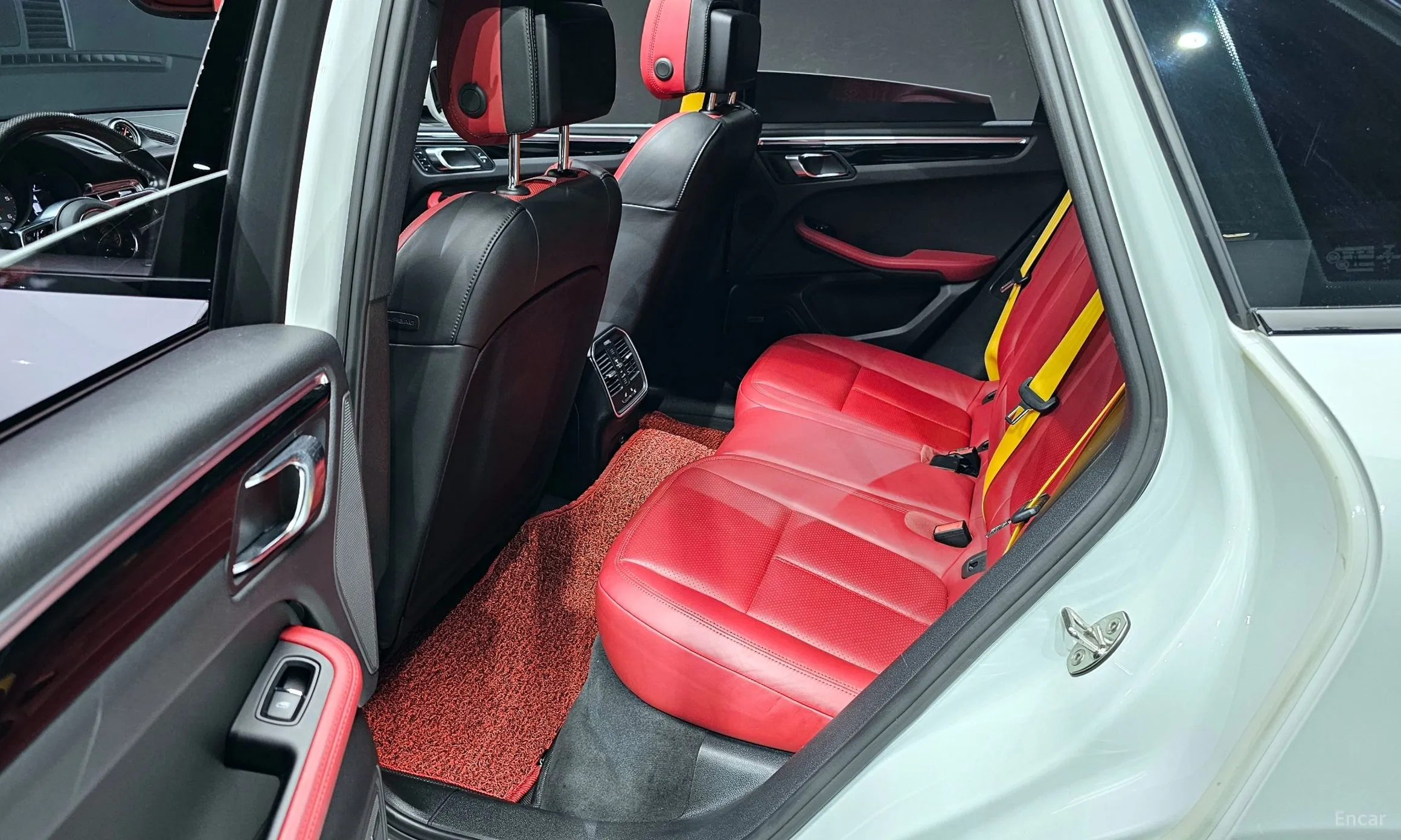 Porsche Macan превью 12
