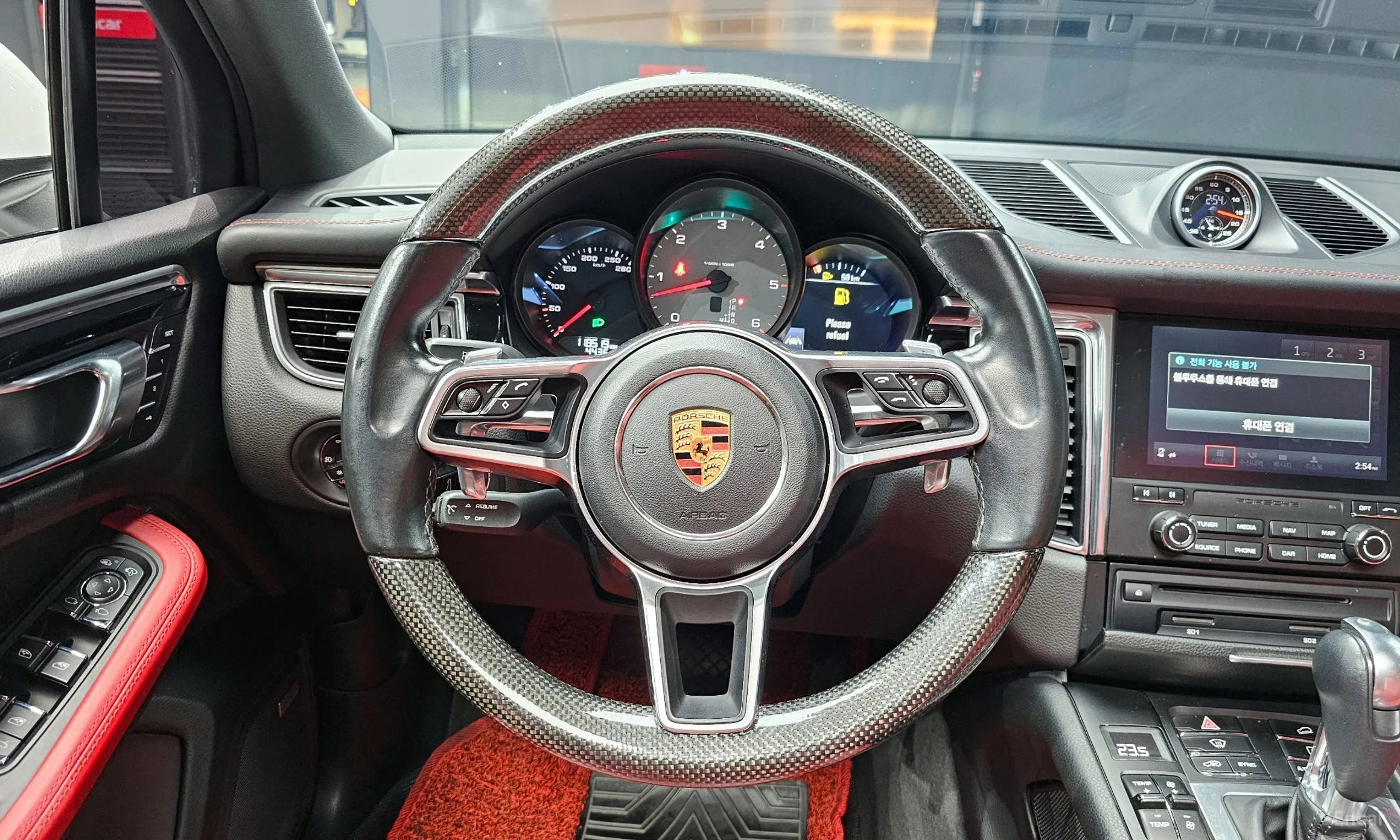 Porsche Macan превью 13