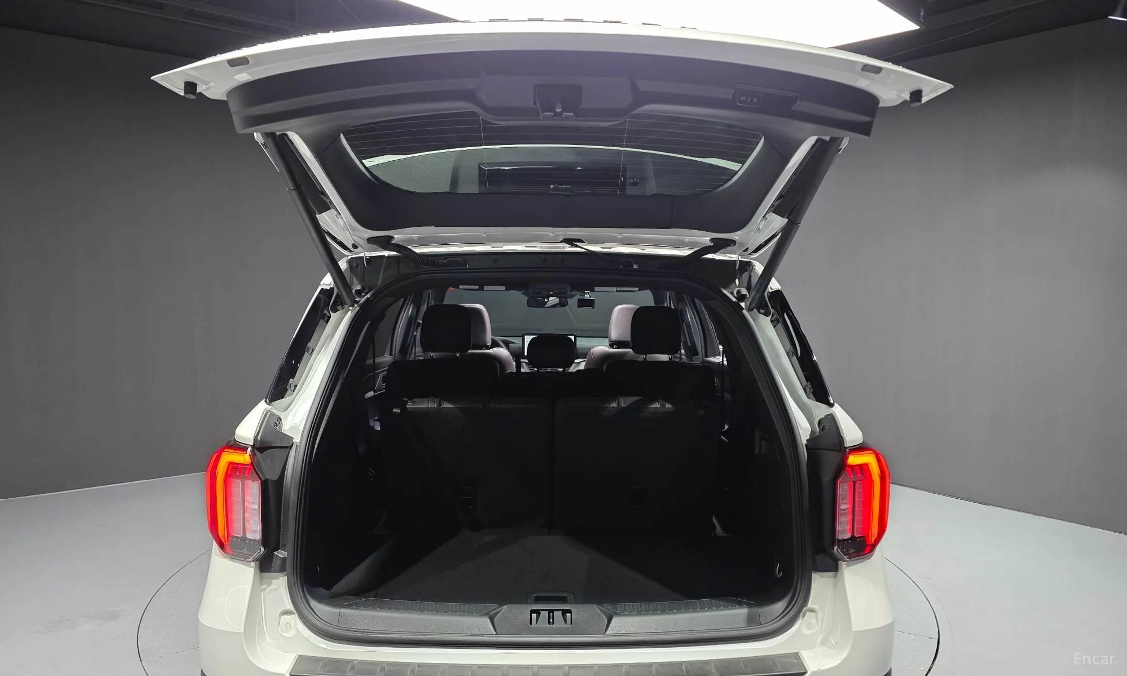 Ford Explorer 6th Generation превью 20