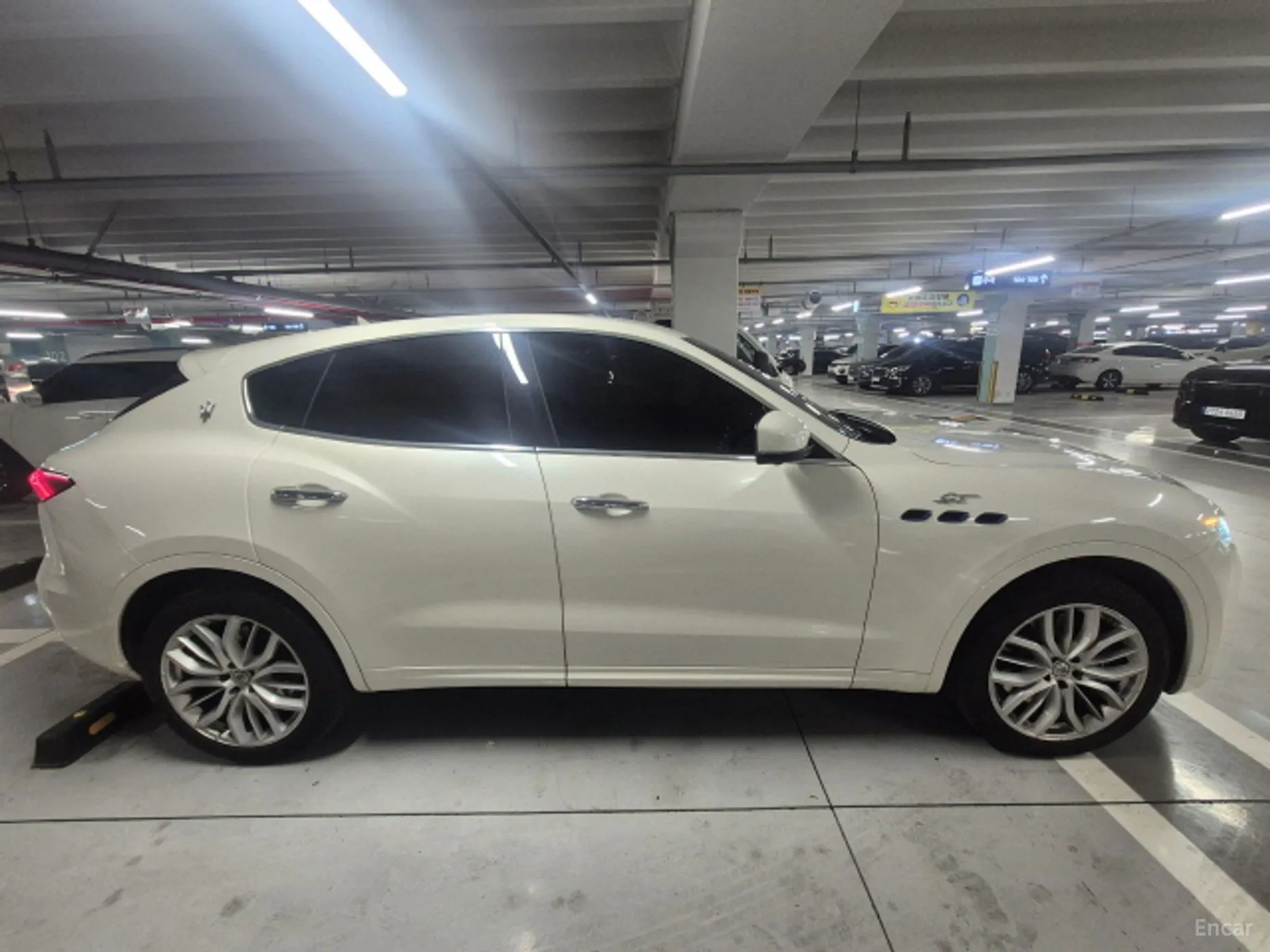 Maserati Levante превью 3