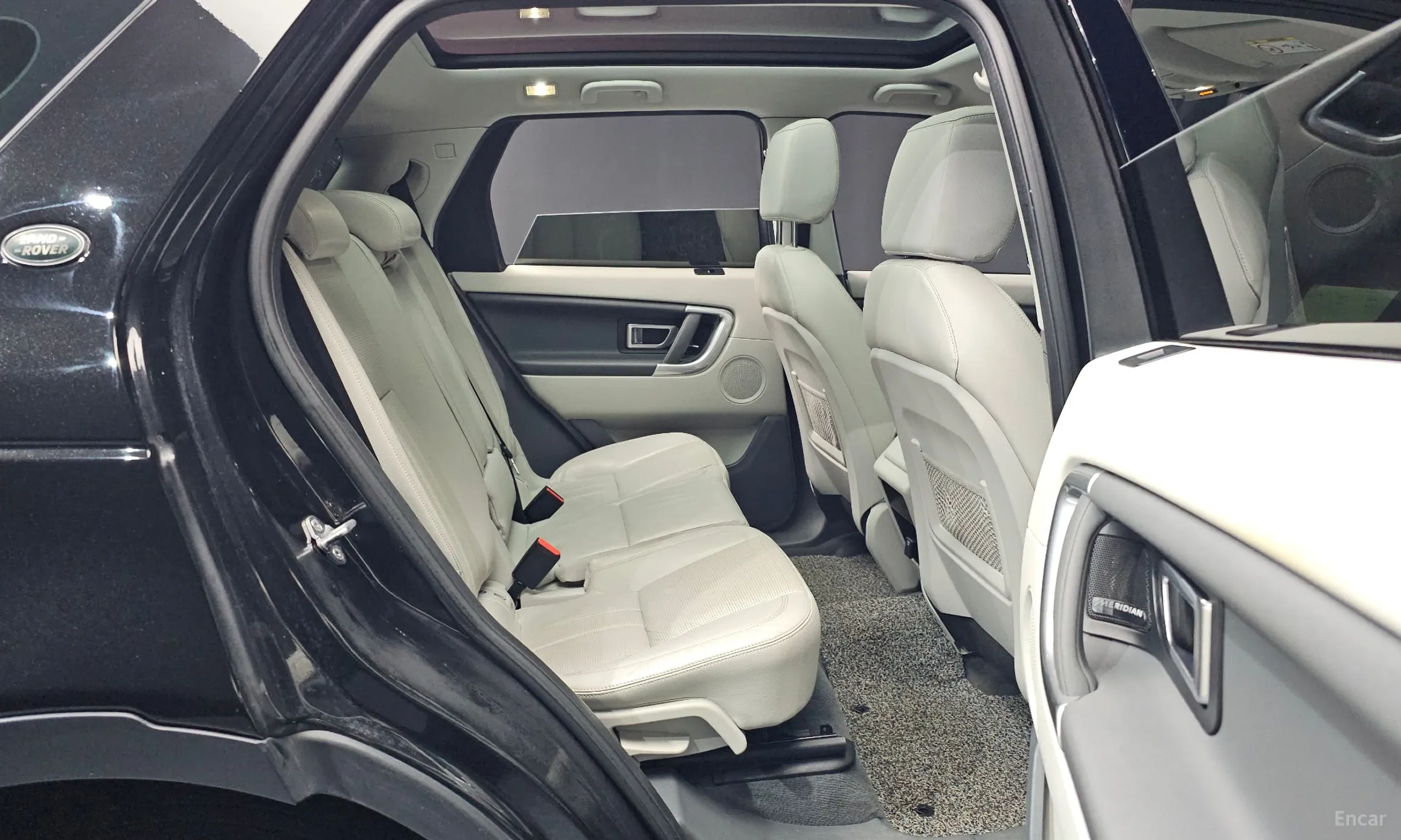 Land Rover Discovery Sports превью 12