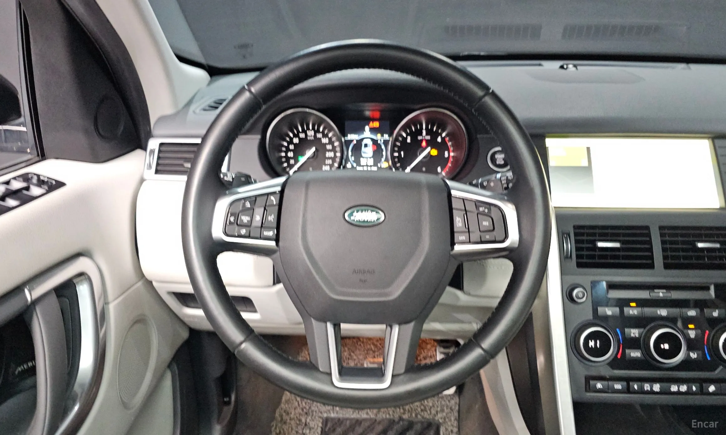 Land Rover Discovery Sports превью 13