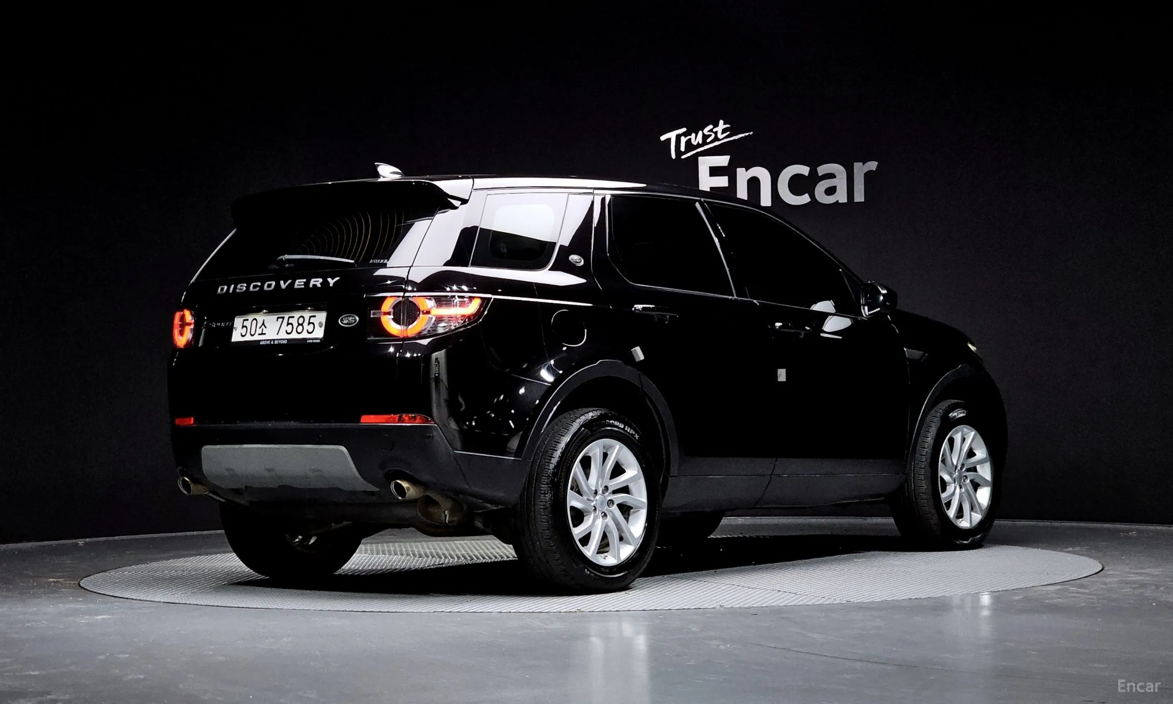 Land Rover Discovery Sports превью 2