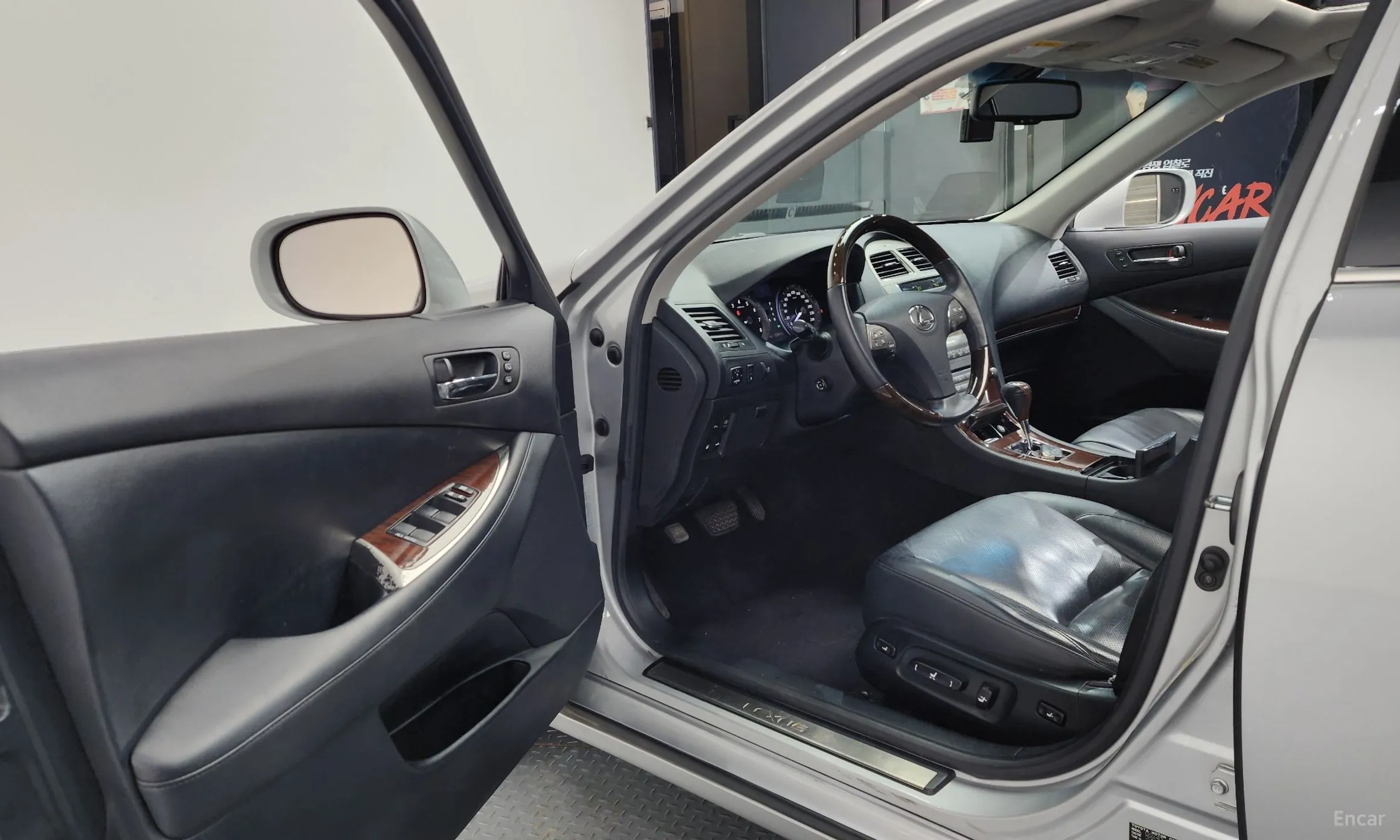 Lexus ES350 превью 10