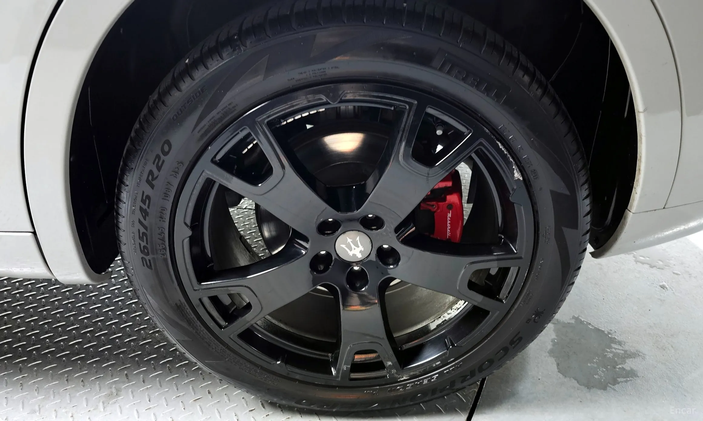 Maserati Levante превью 5