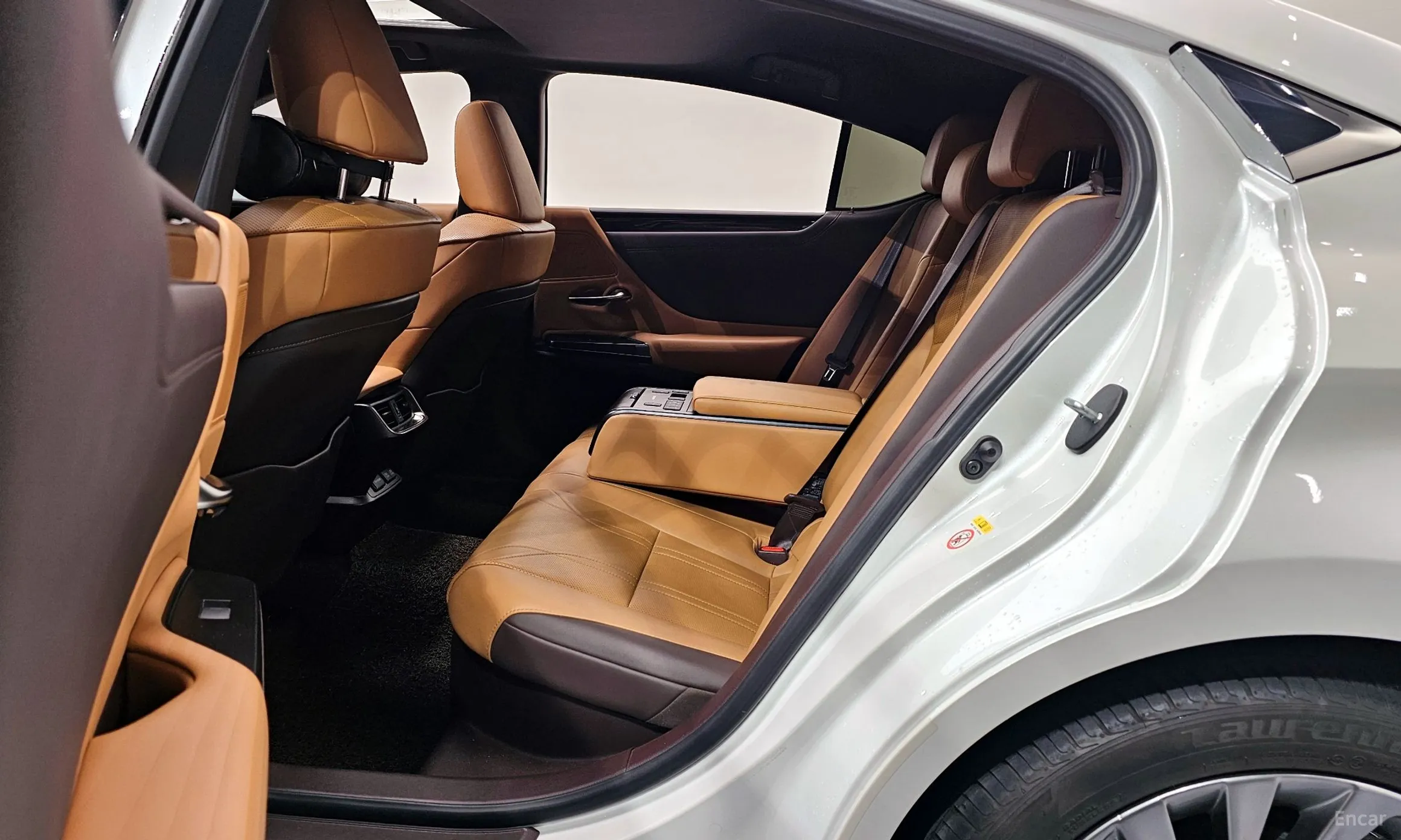 Lexus ES300h 7th Generation превью 12
