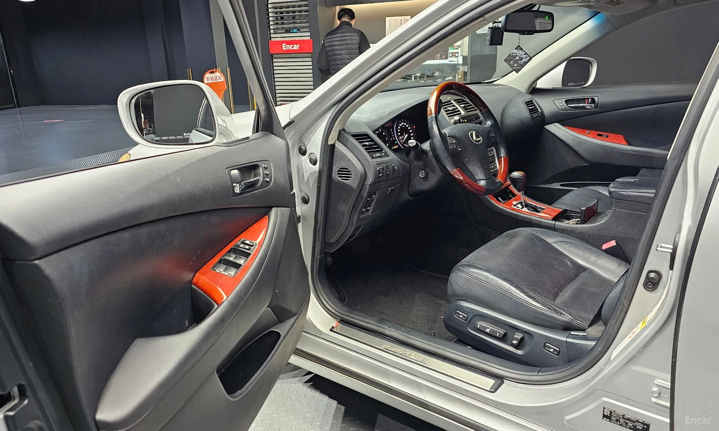Lexus ES350 превью 11