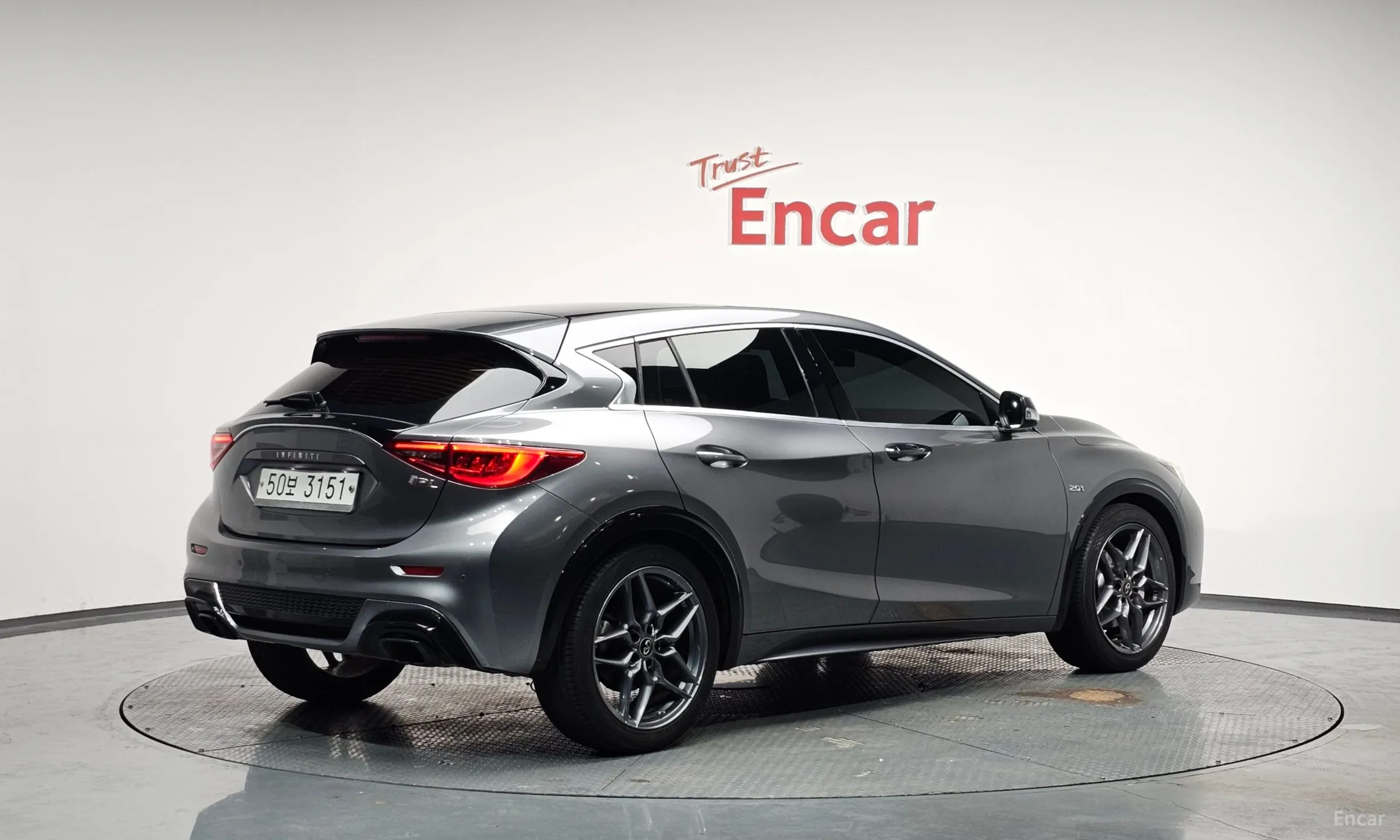 Infiniti Q30 превью 2