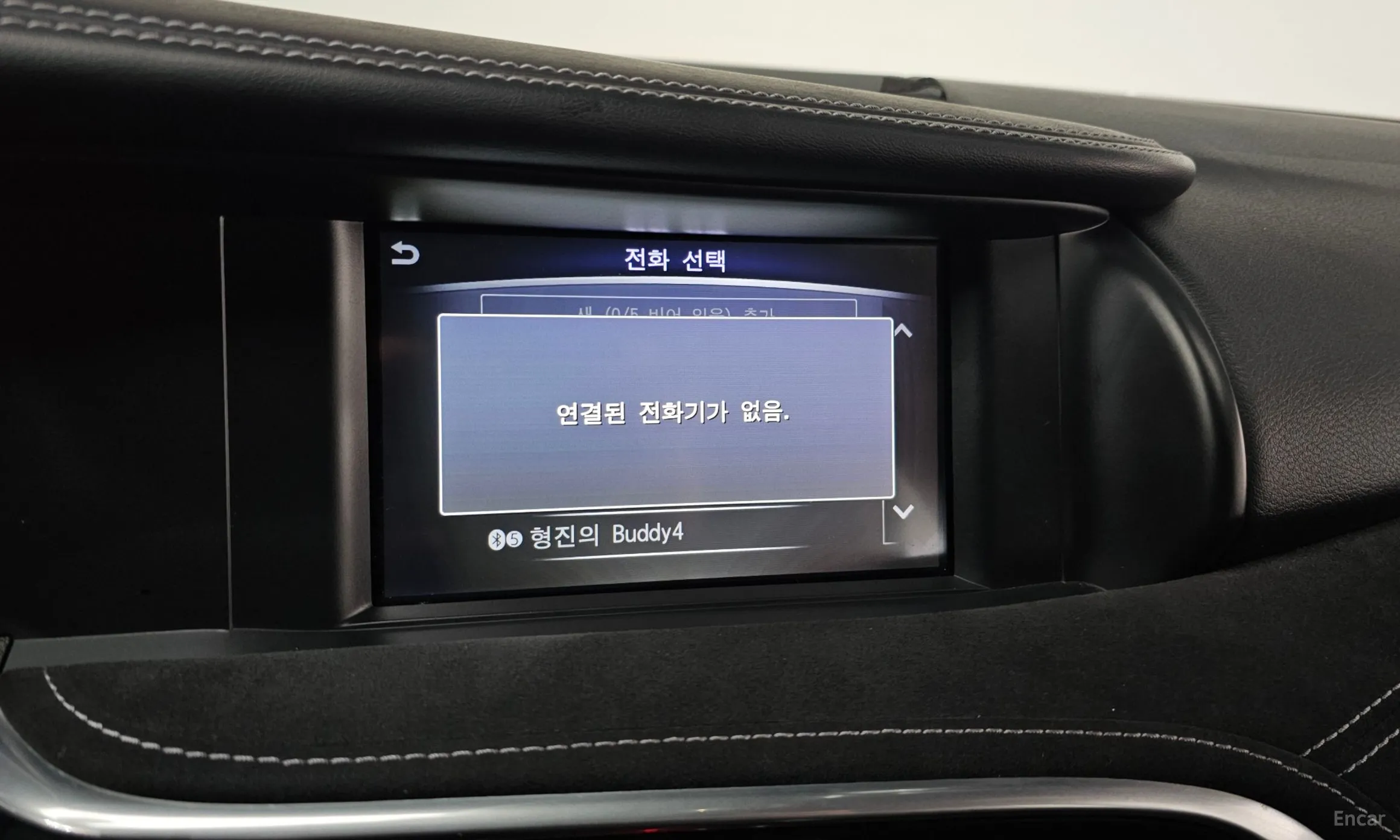 Infiniti Q30 превью 16
