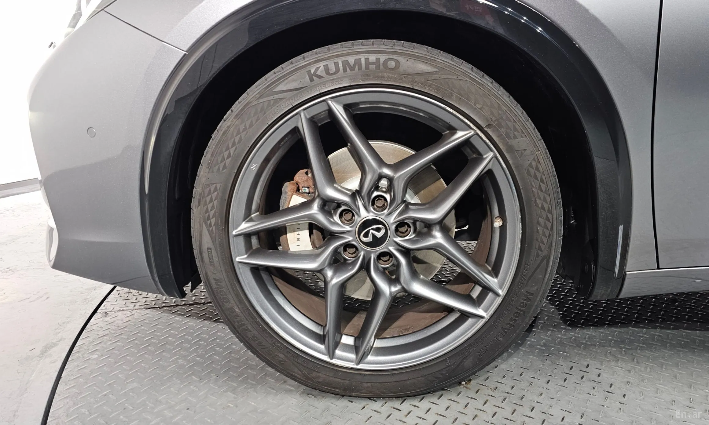 Infiniti Q30 превью 5