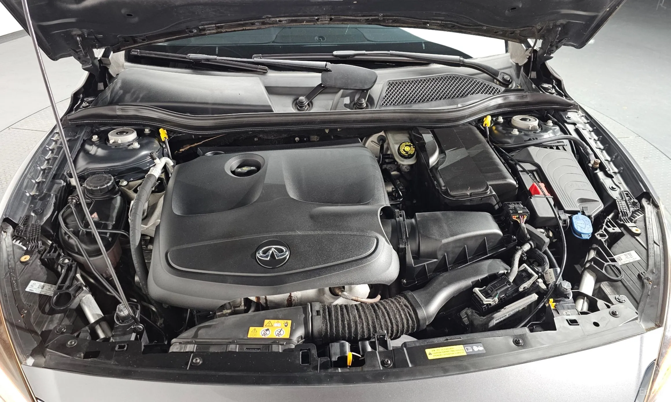 Infiniti Q30 превью 6