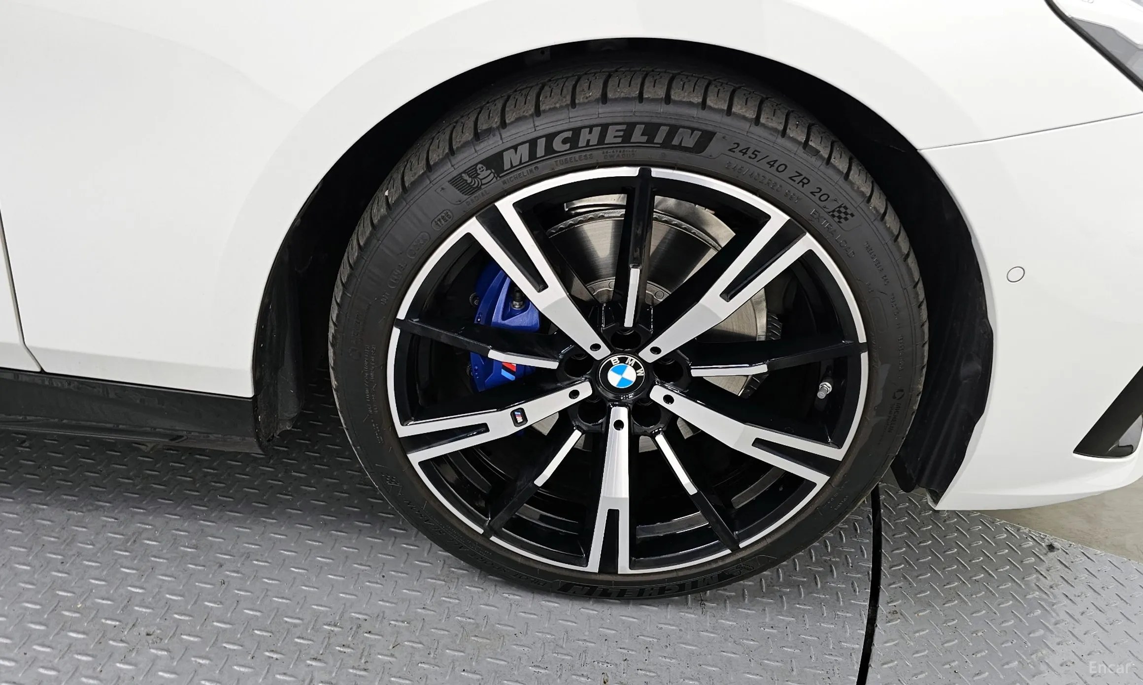 BMW 5 Series (G60) превью 5