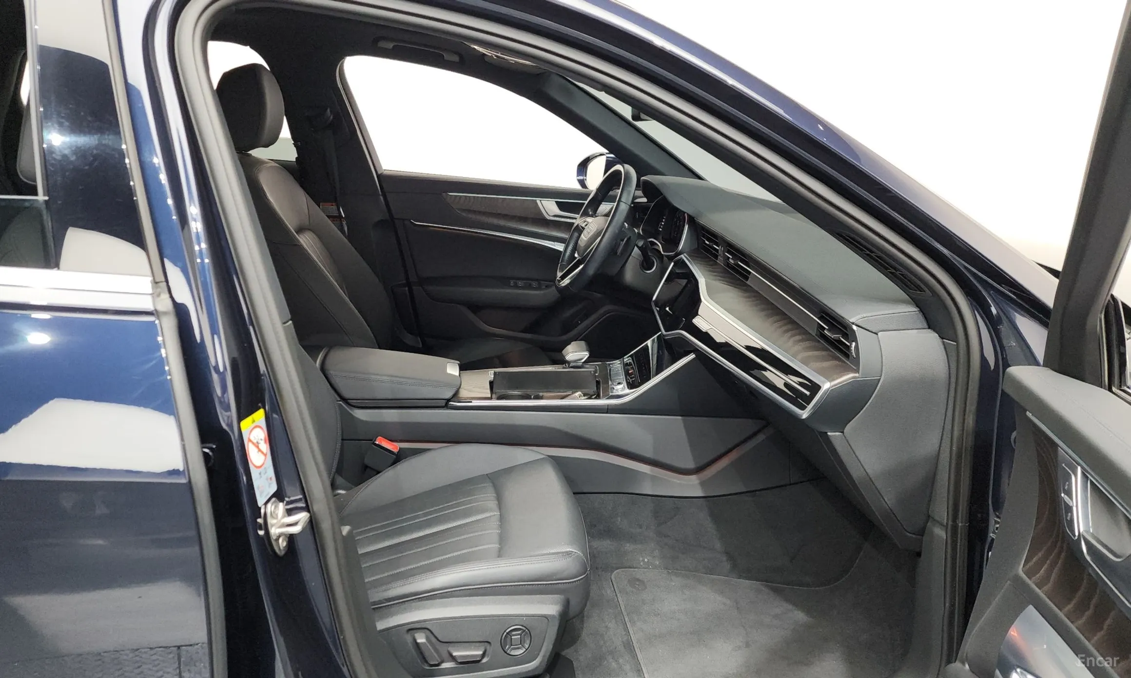 Audi A6 (C8) превью 11