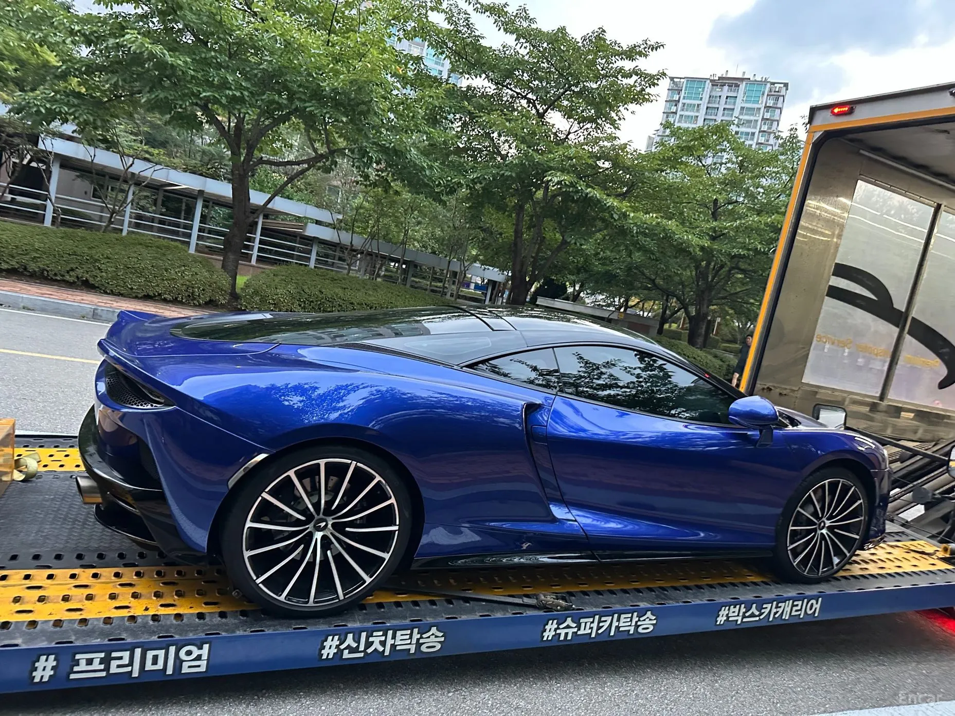 McLaren GT превью 10