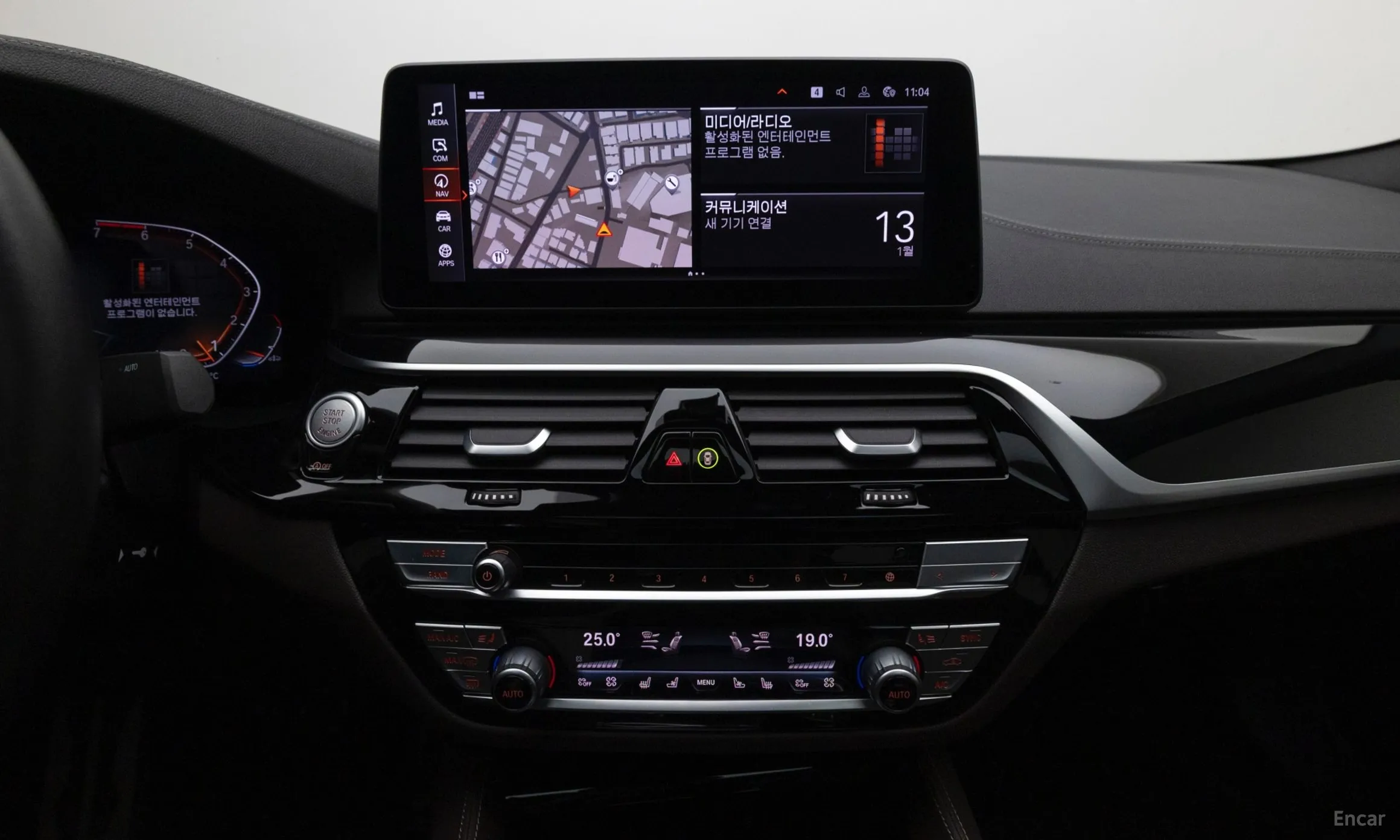 BMW 5 Series (G30) превью 13