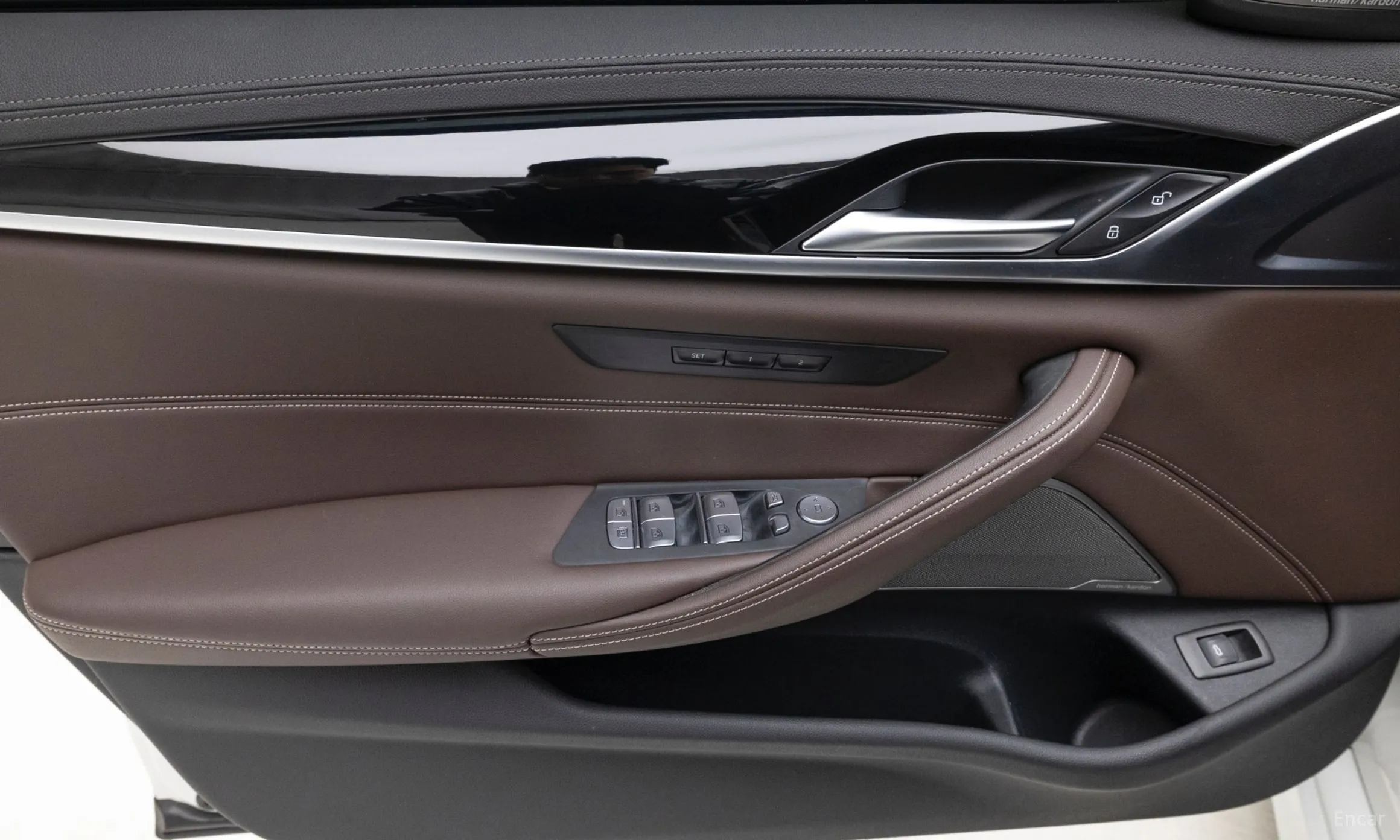 BMW 5 Series (G30) превью 18