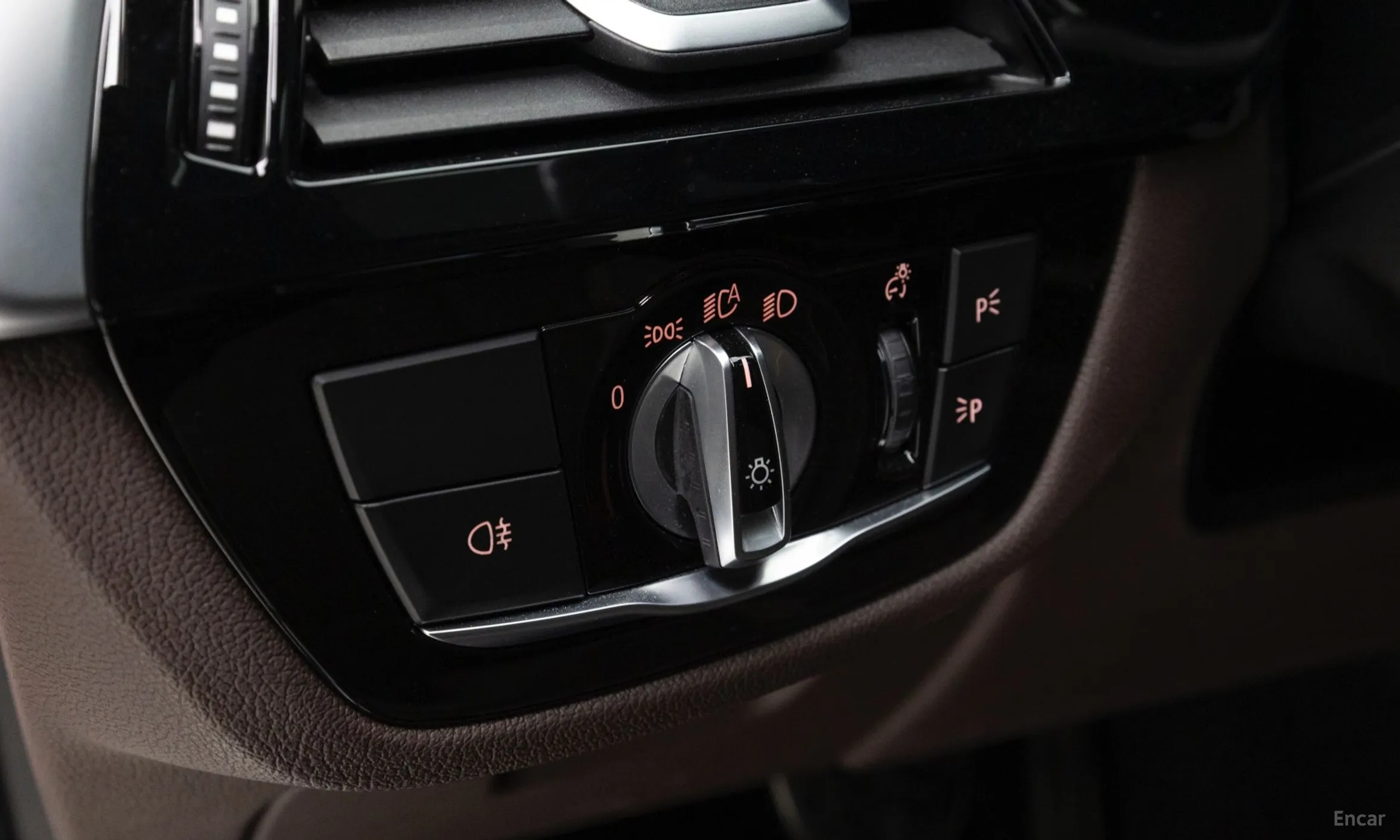 BMW 5 Series (G30) превью 20