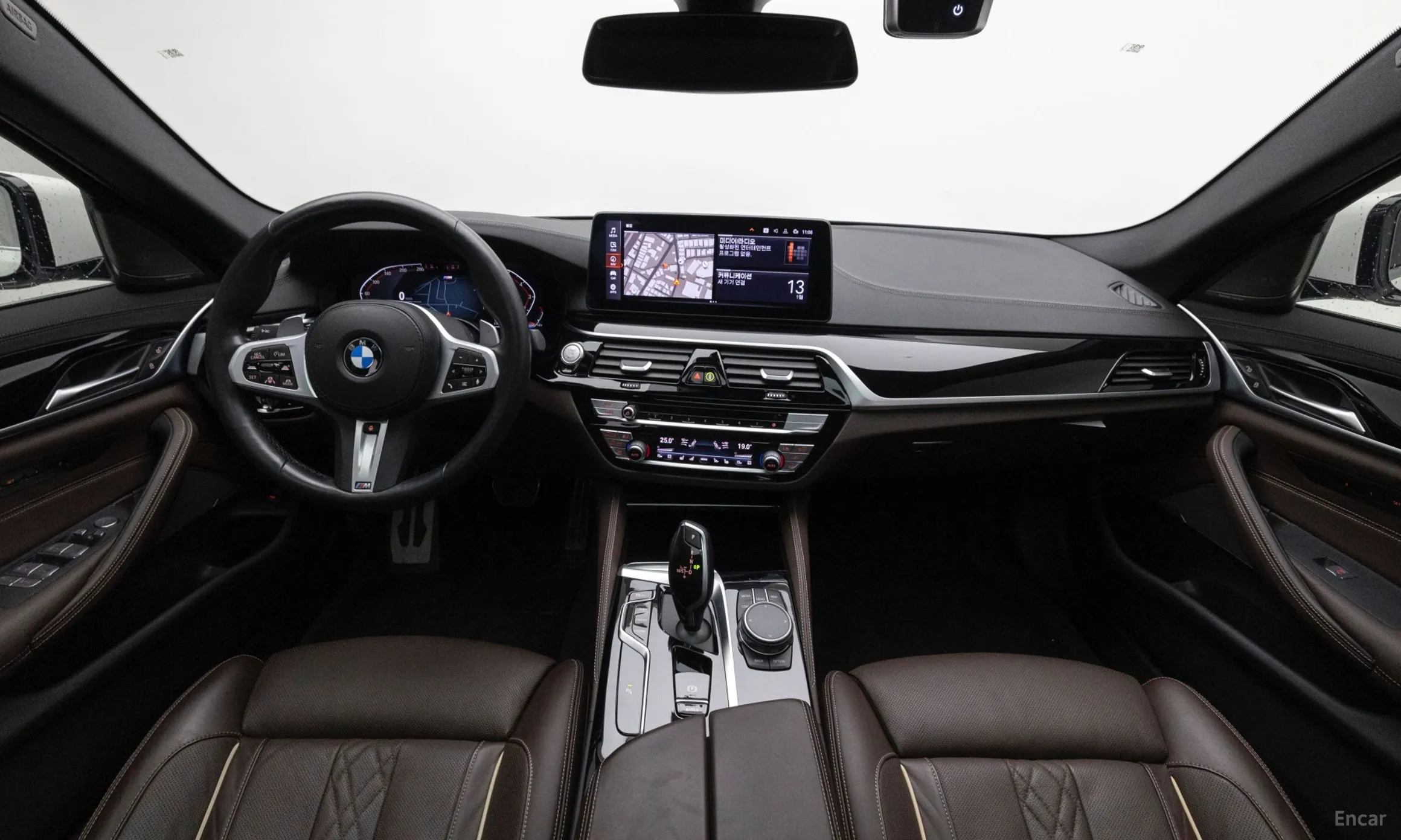 BMW 5 Series (G30) превью 7
