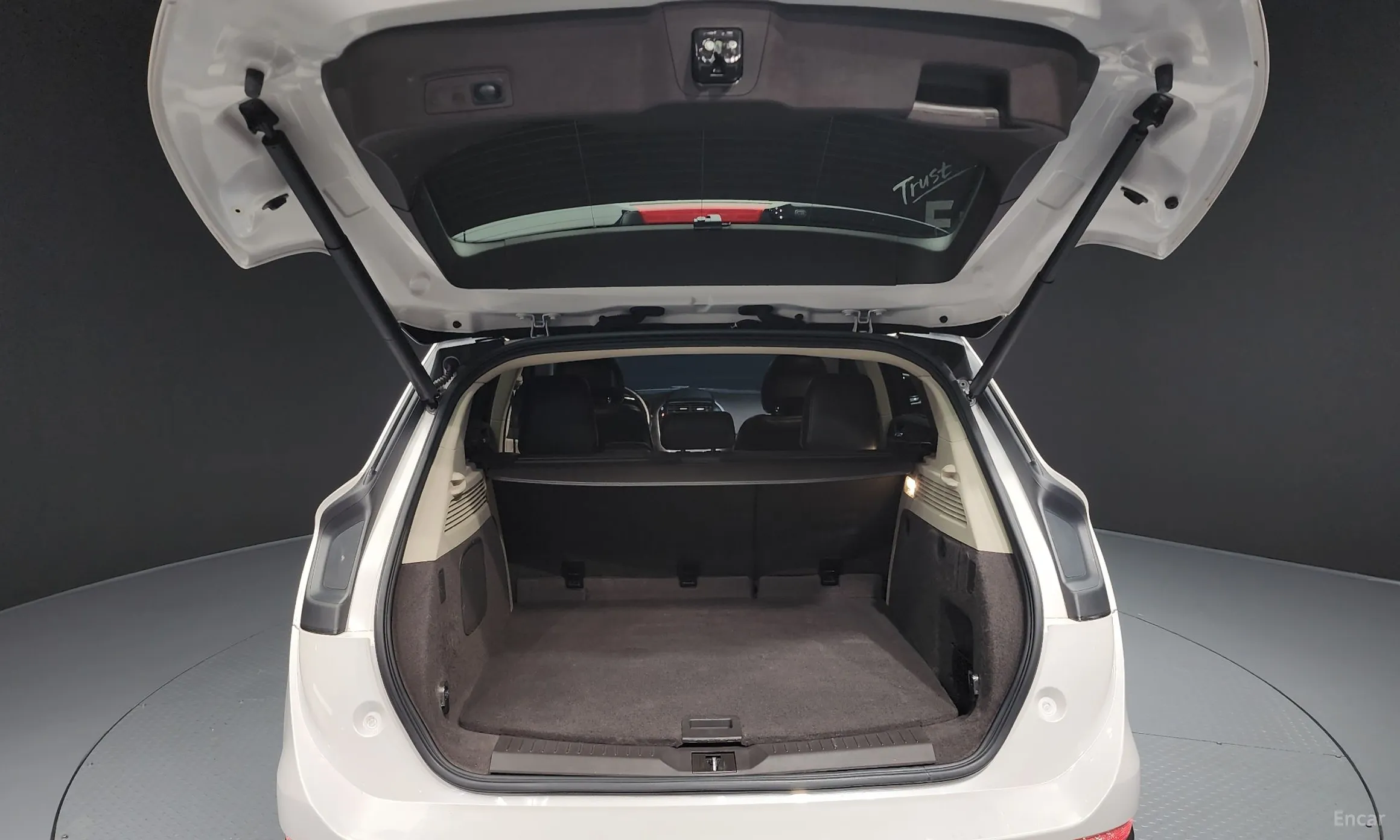 Lincoln MKC превью 20
