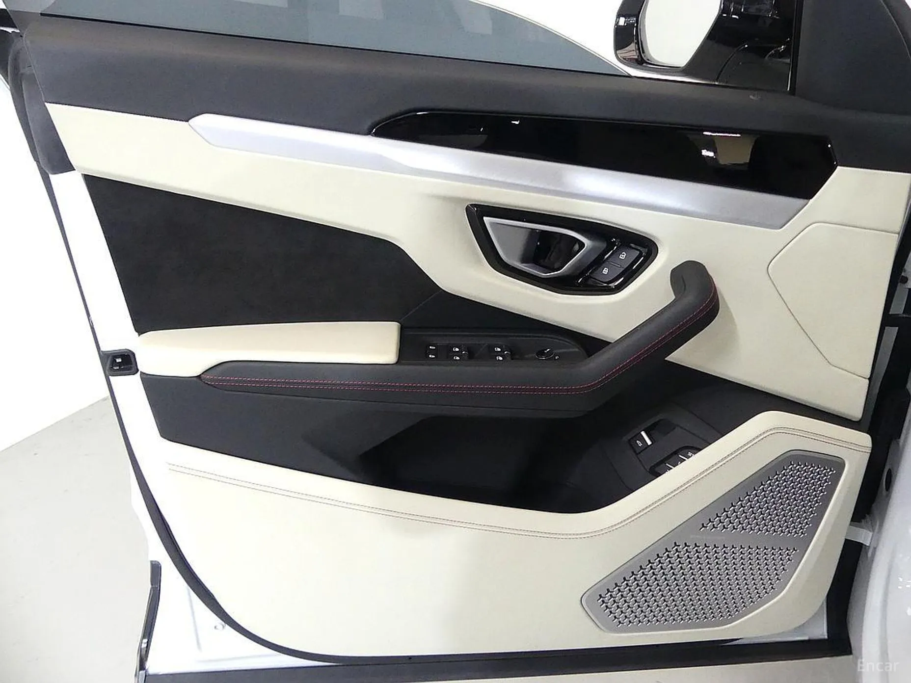 Lamborghini Urus превью 11