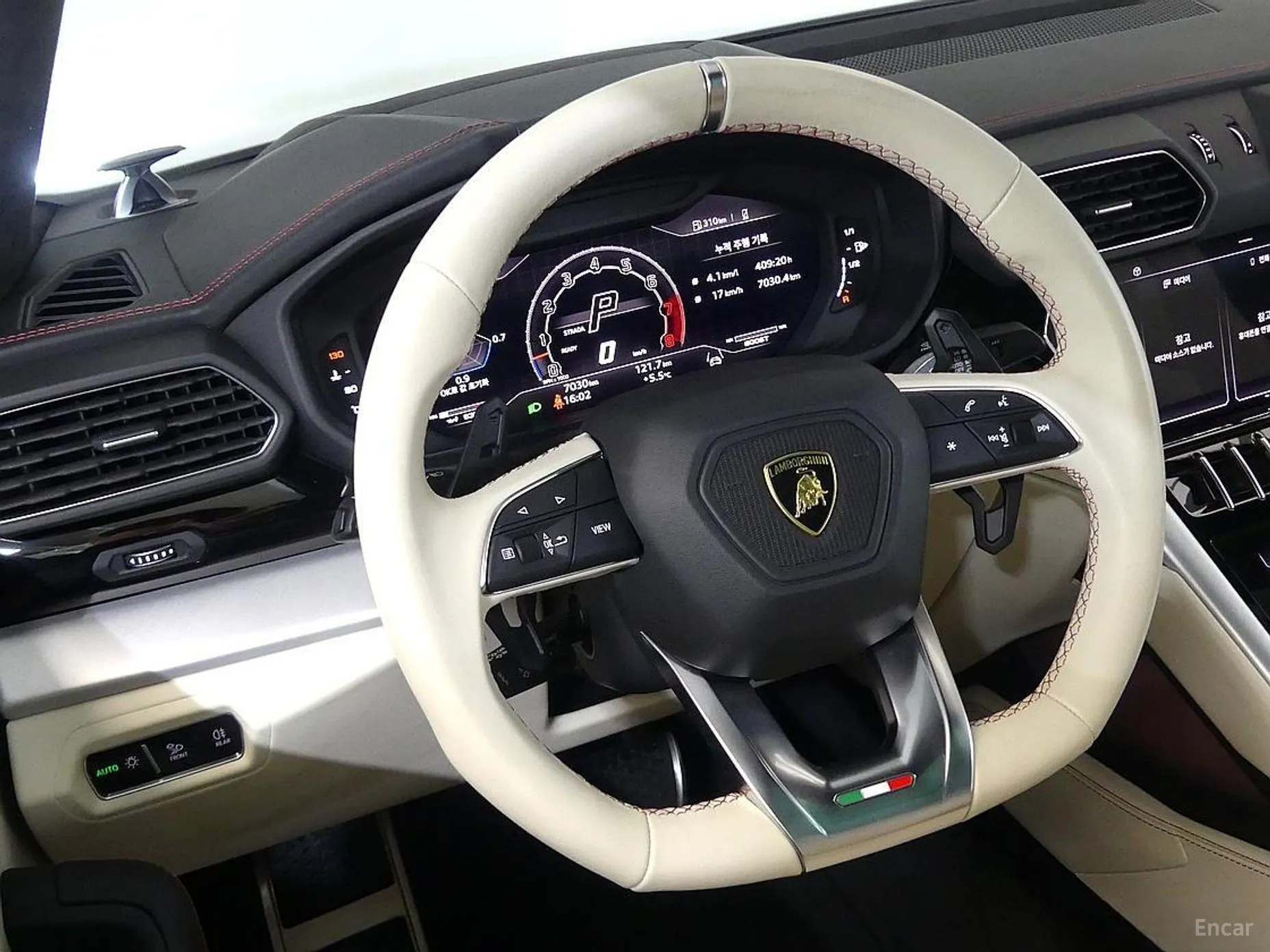 Lamborghini Urus превью 12