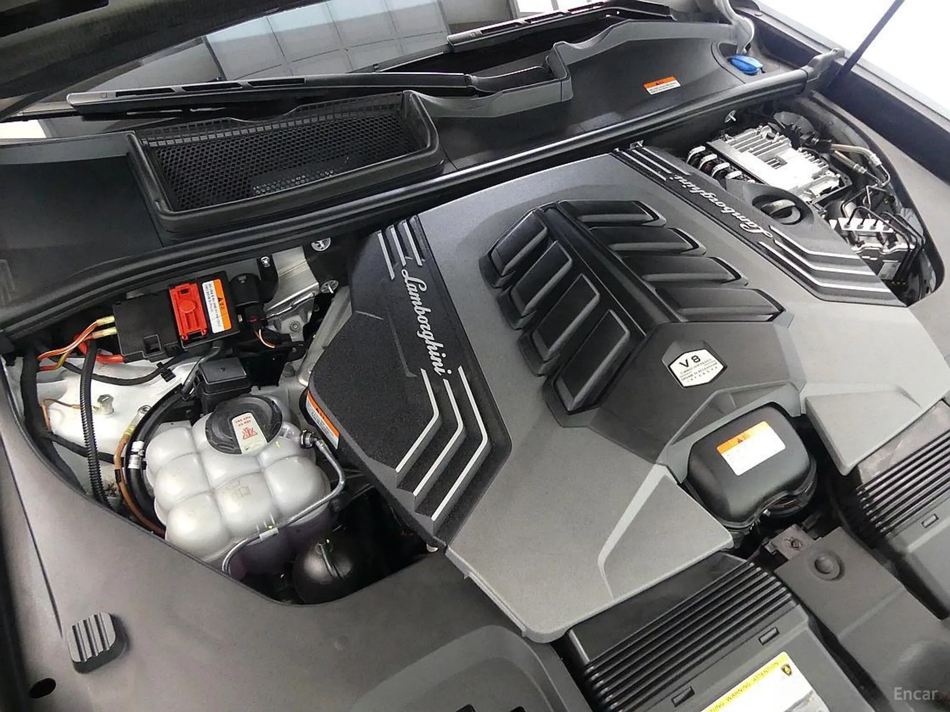 Lamborghini Urus превью 5