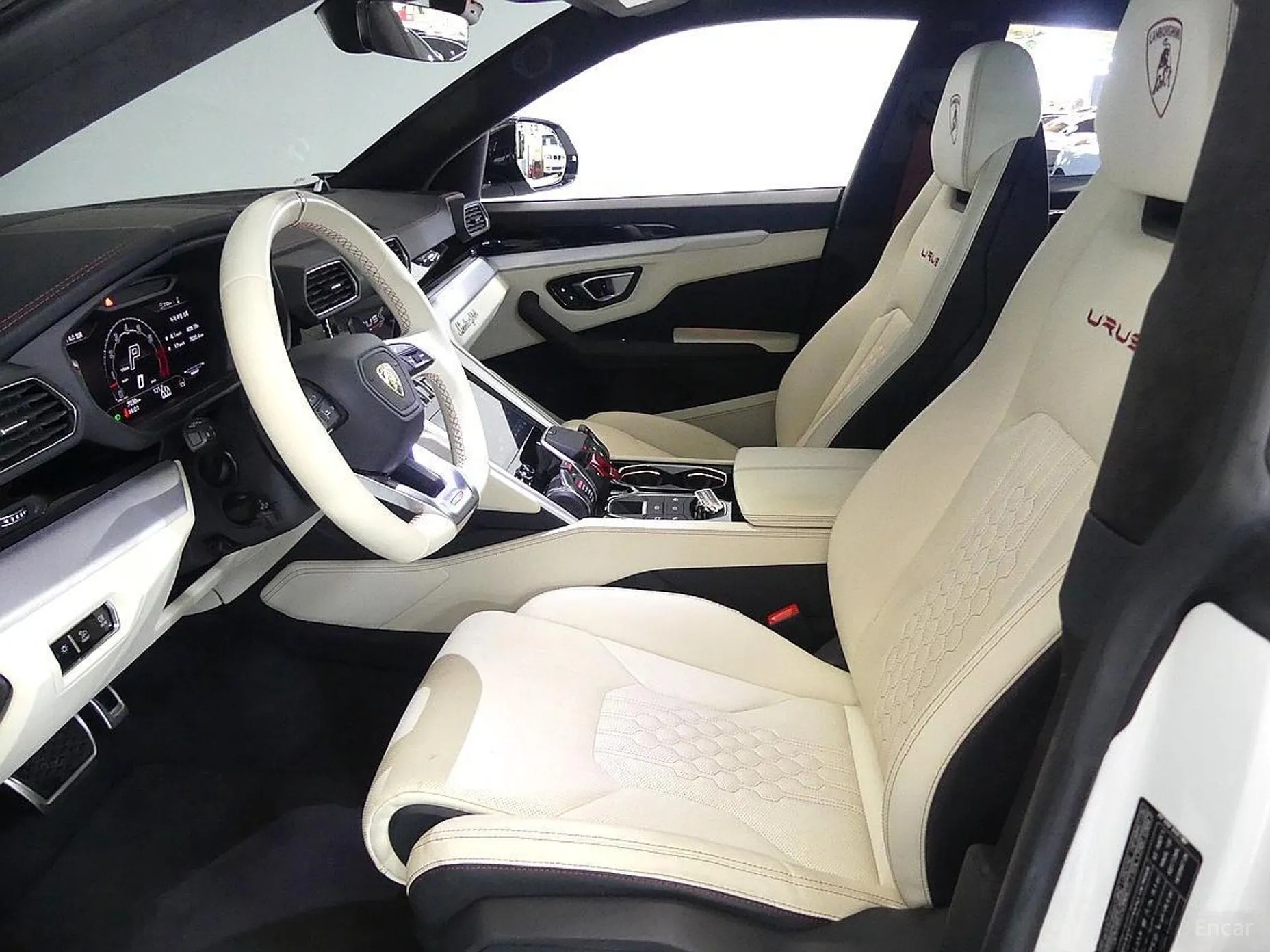 Lamborghini Urus превью 9