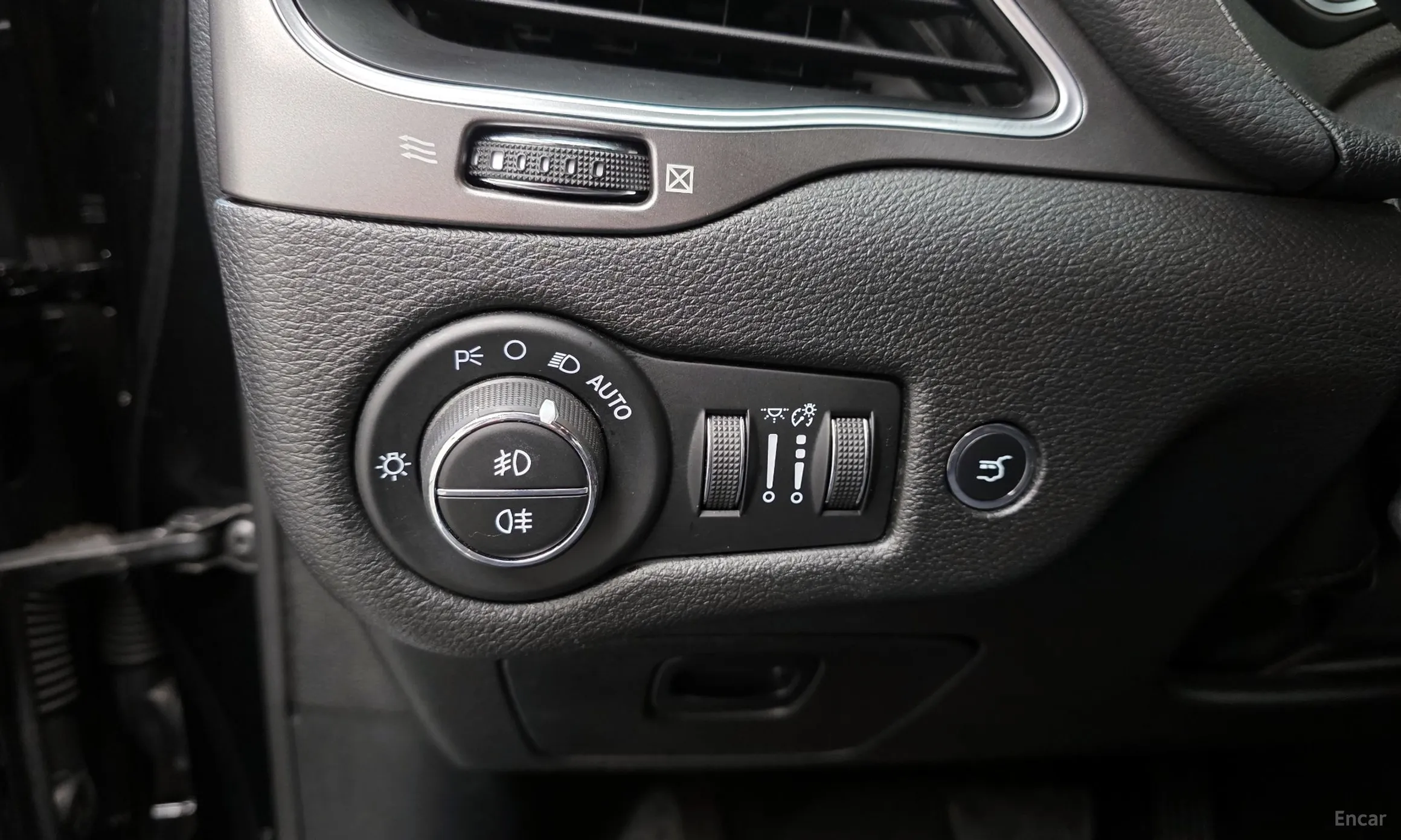 Jeep Cherokee (KL) превью 17