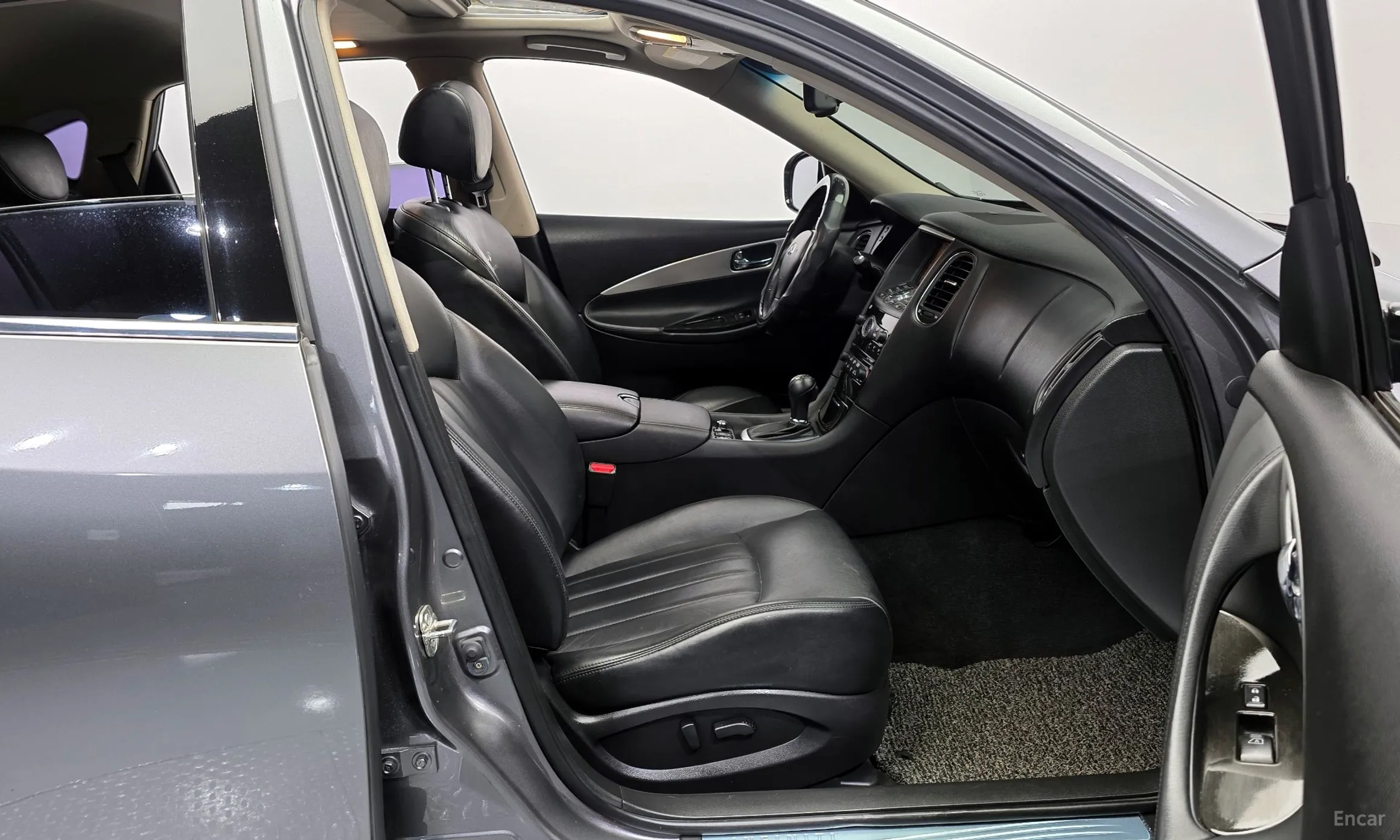 Infiniti EX35 превью 10