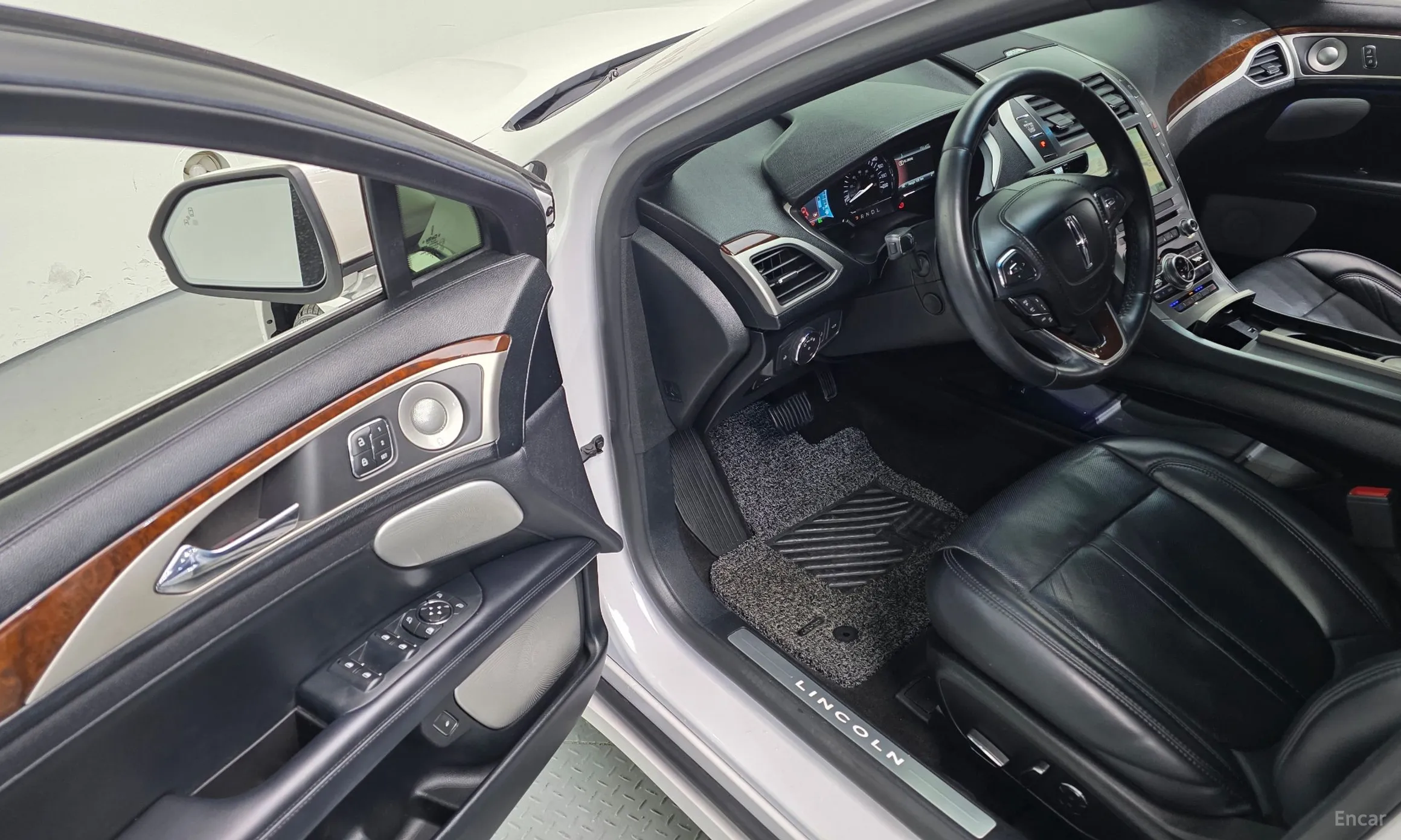 Lincoln New MKZ превью 12