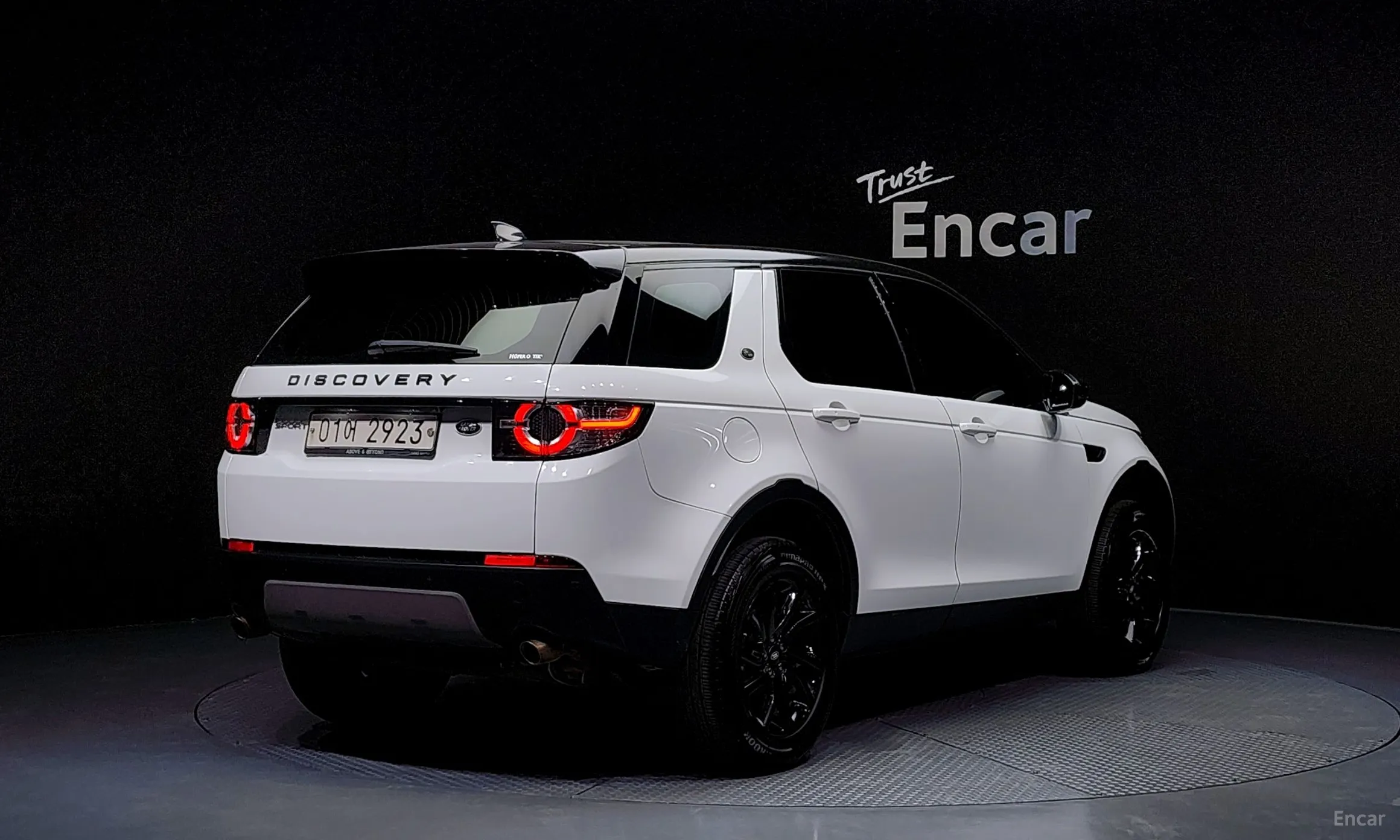 Land Rover Discovery Sports превью 2