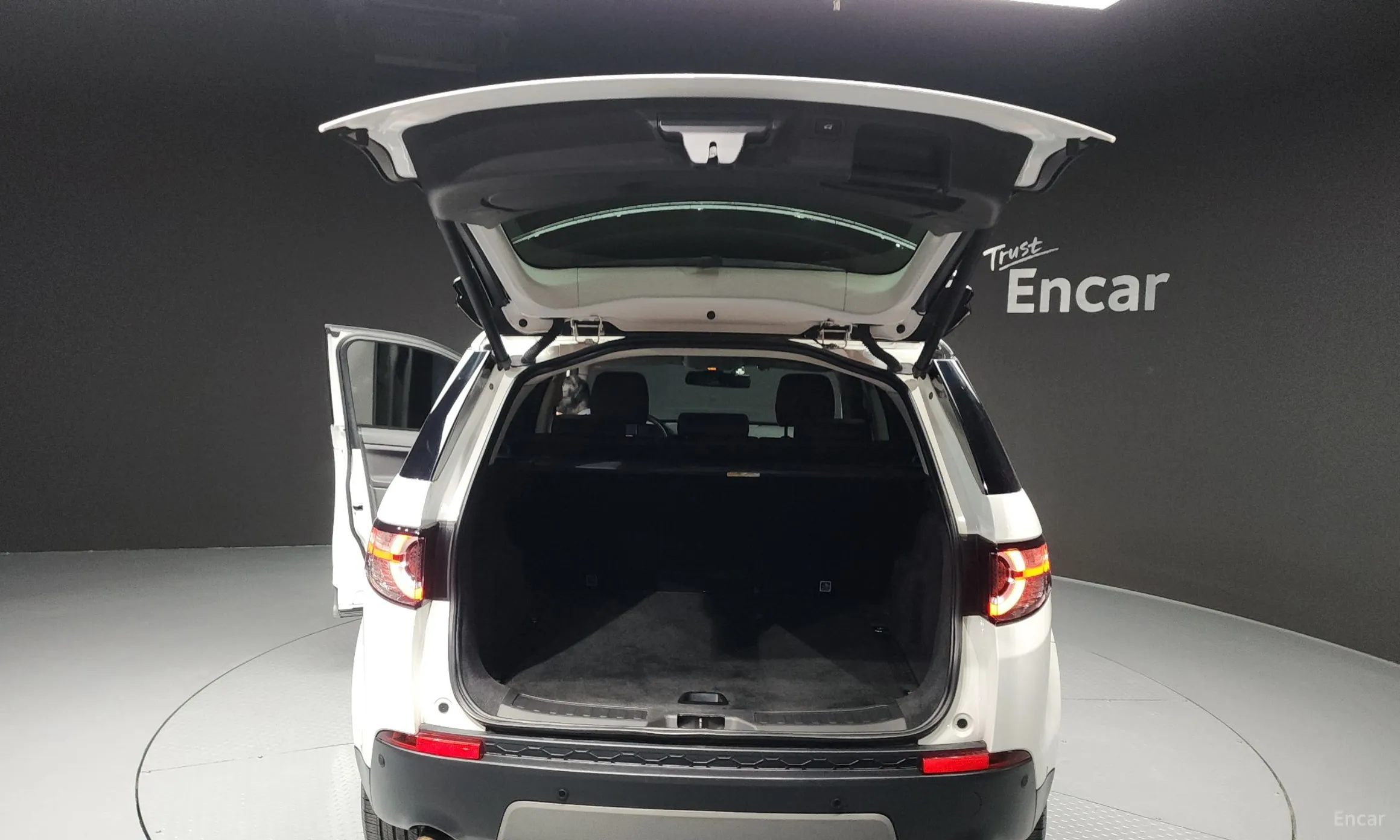 Land Rover Discovery Sports превью 20