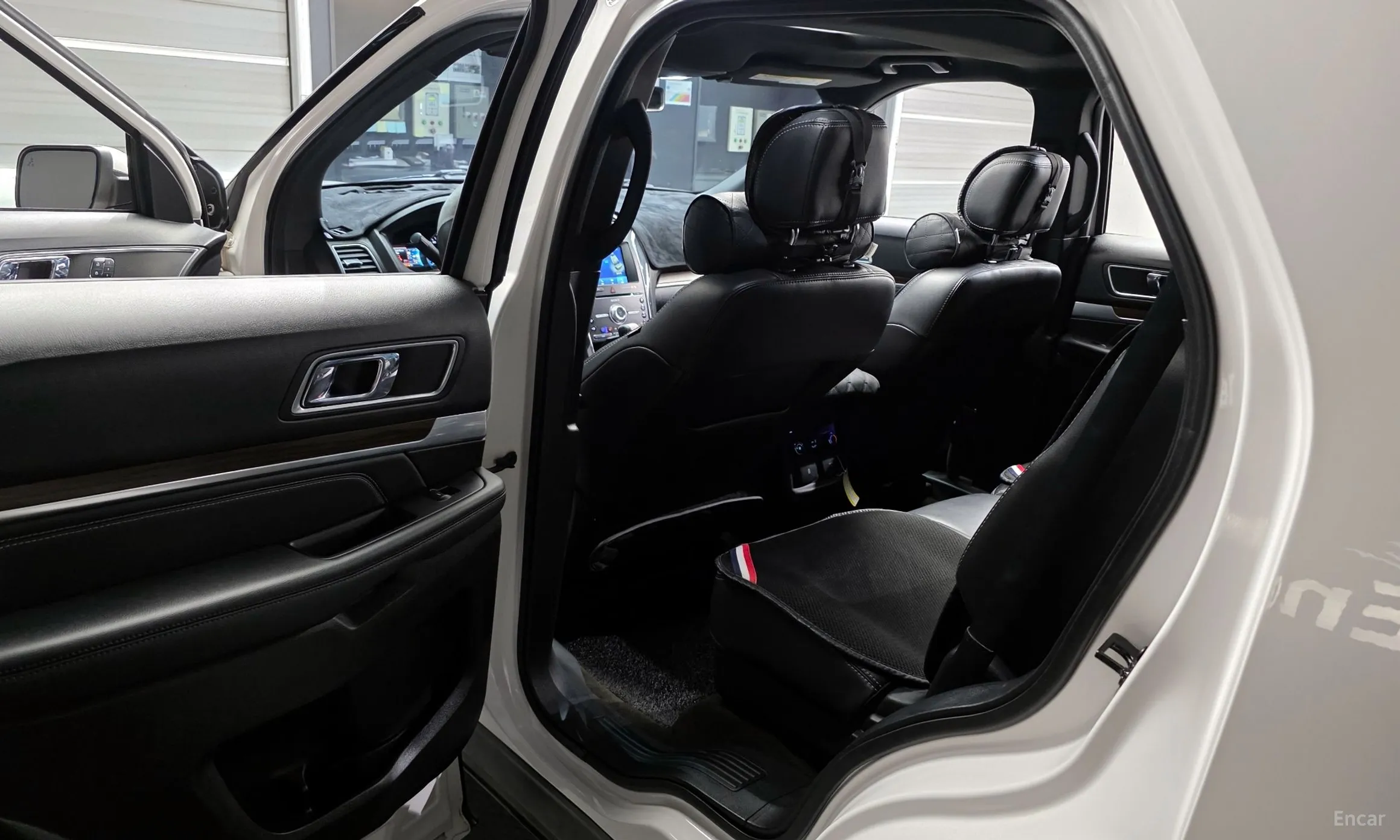 Ford Explorer превью 11