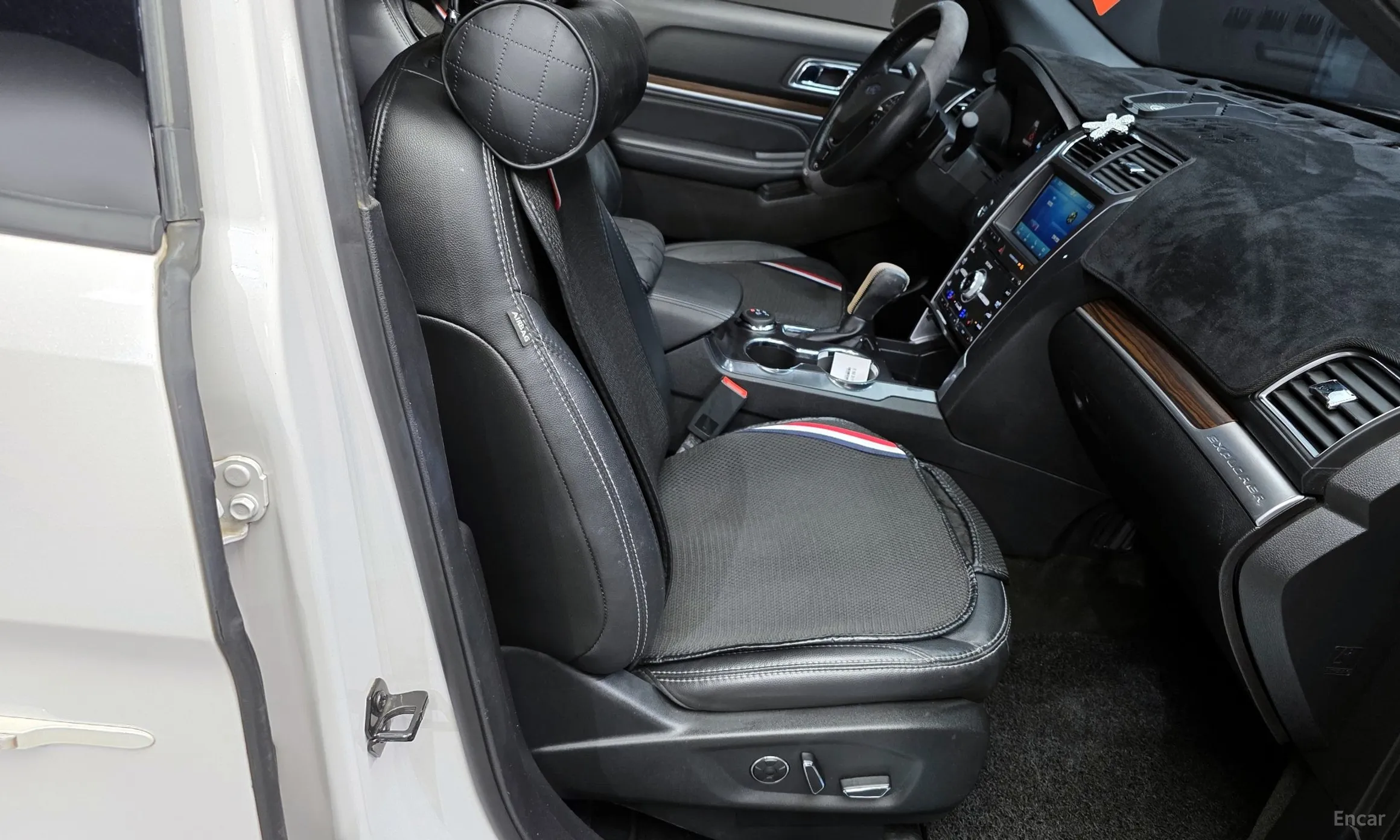 Ford Explorer превью 12