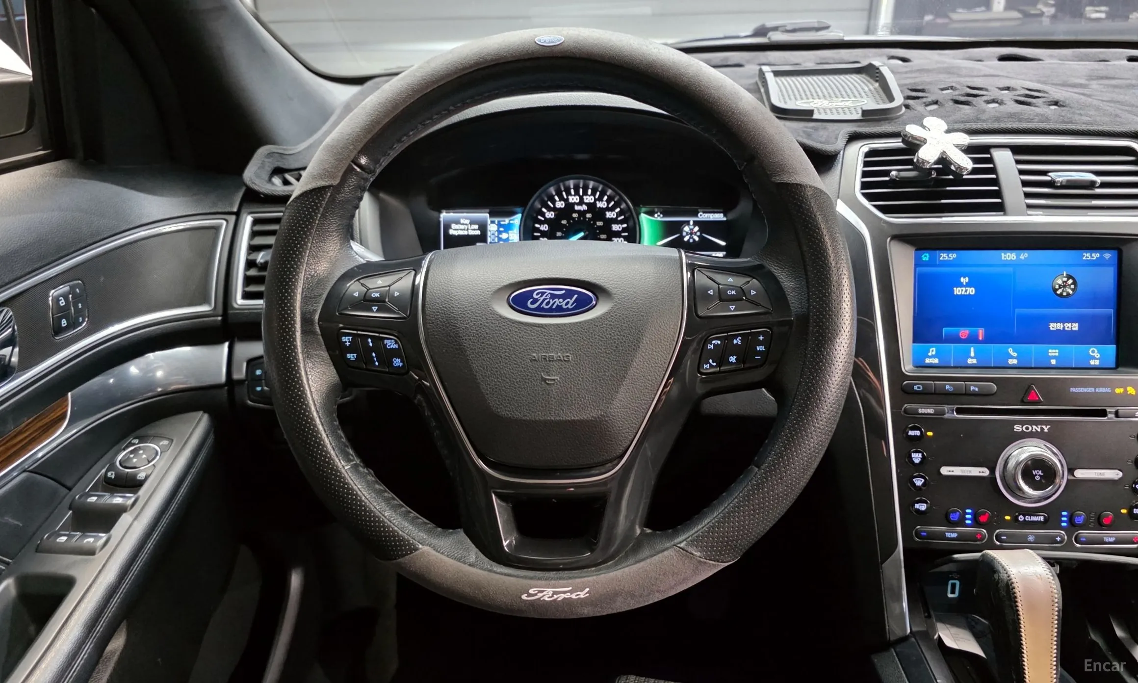 Ford Explorer превью 13