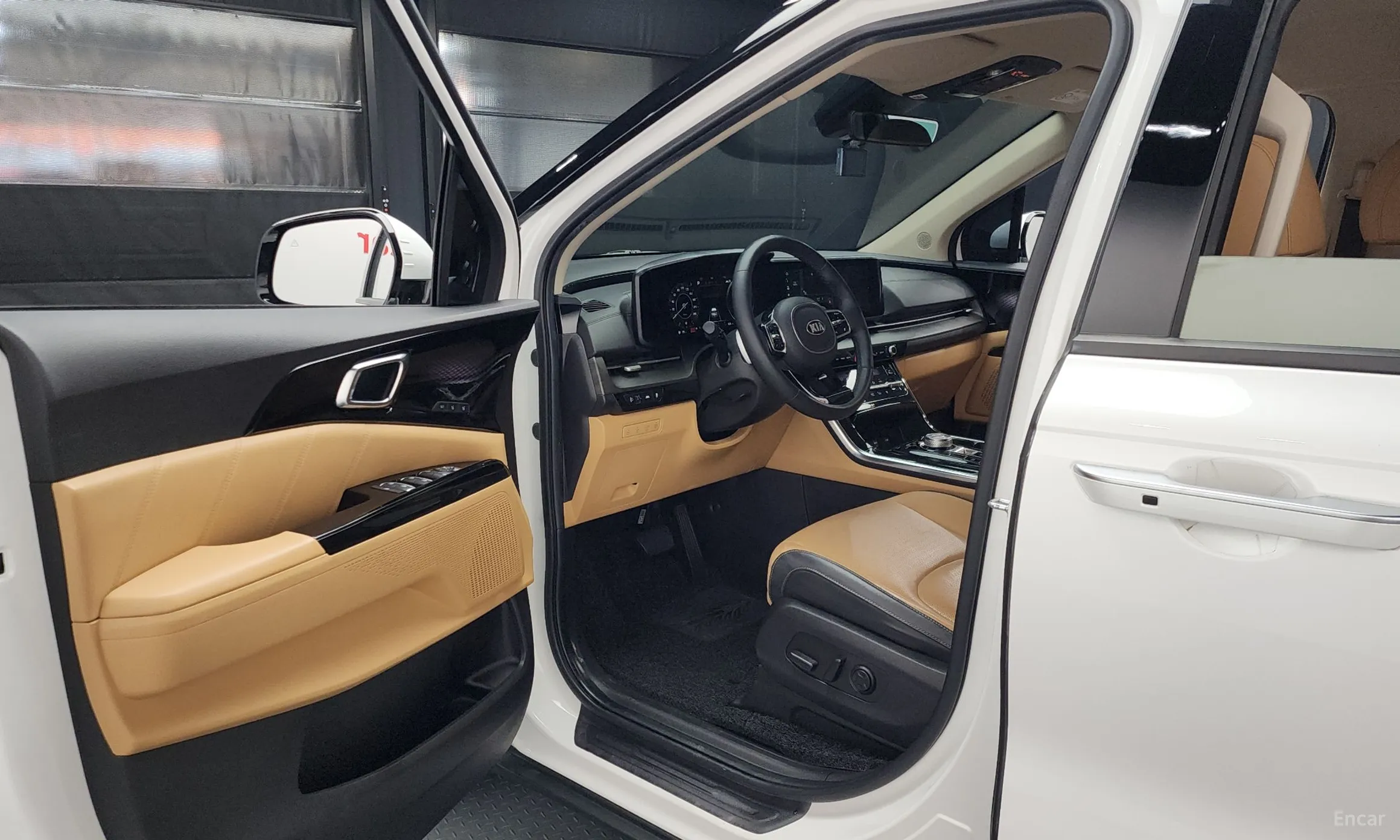Kia Carnival Gen 4 превью 10