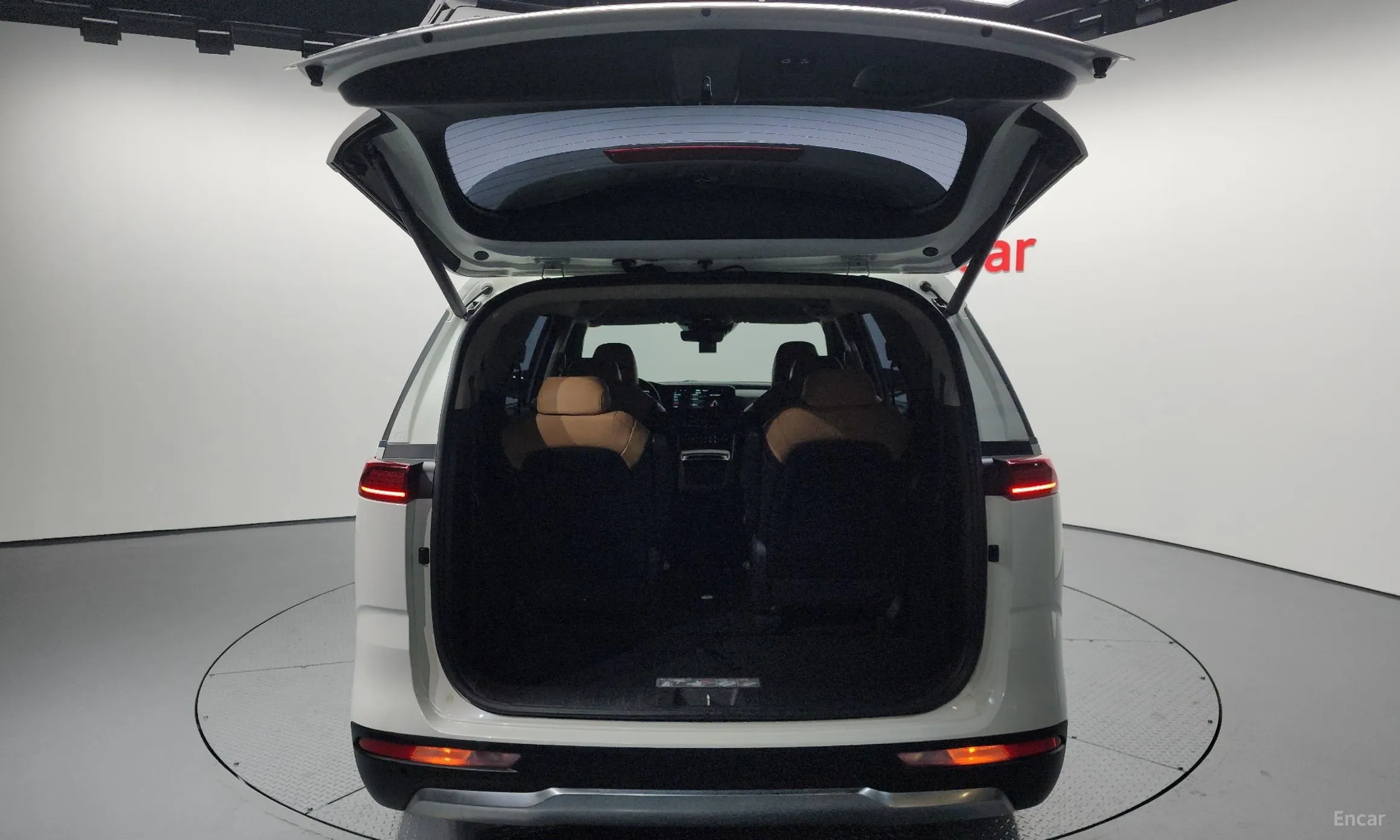 Kia Carnival Gen 4 превью 20