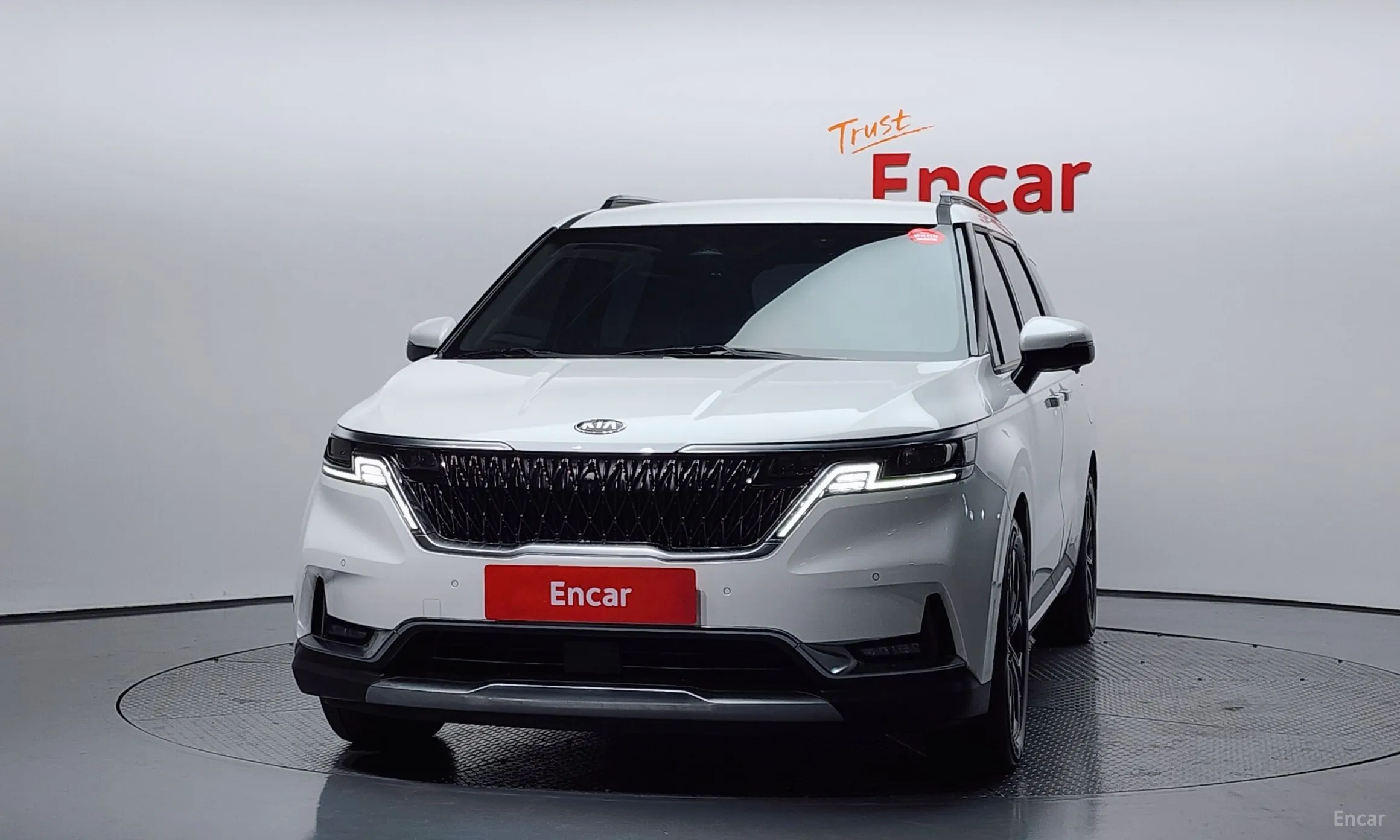 Kia Carnival Gen 4 превью 3